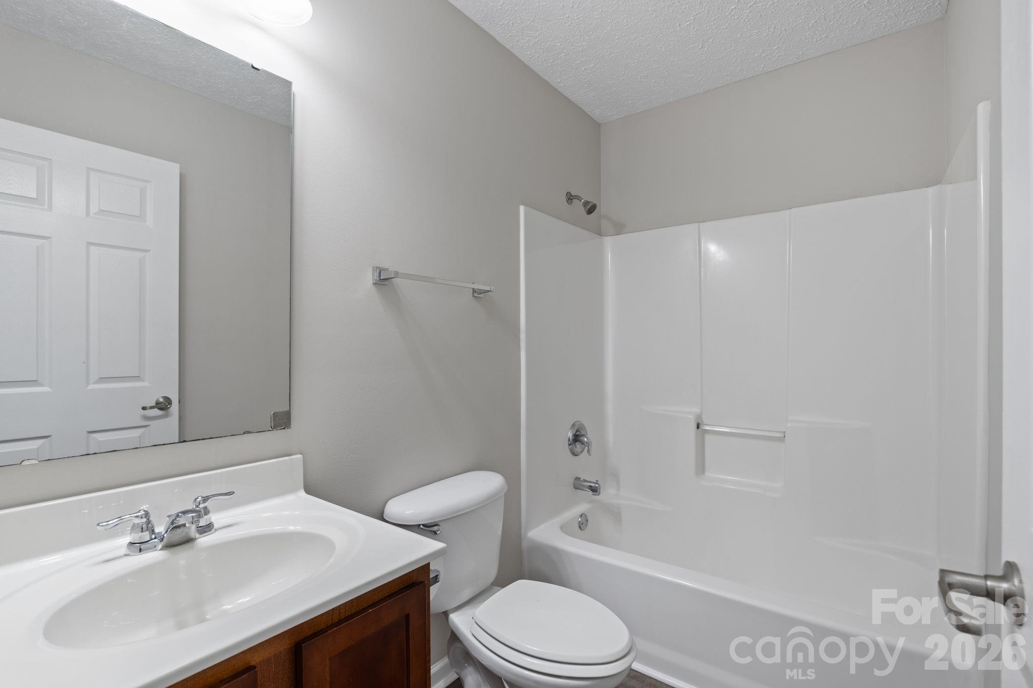 78 W Newberry Drive Property Photo 12
