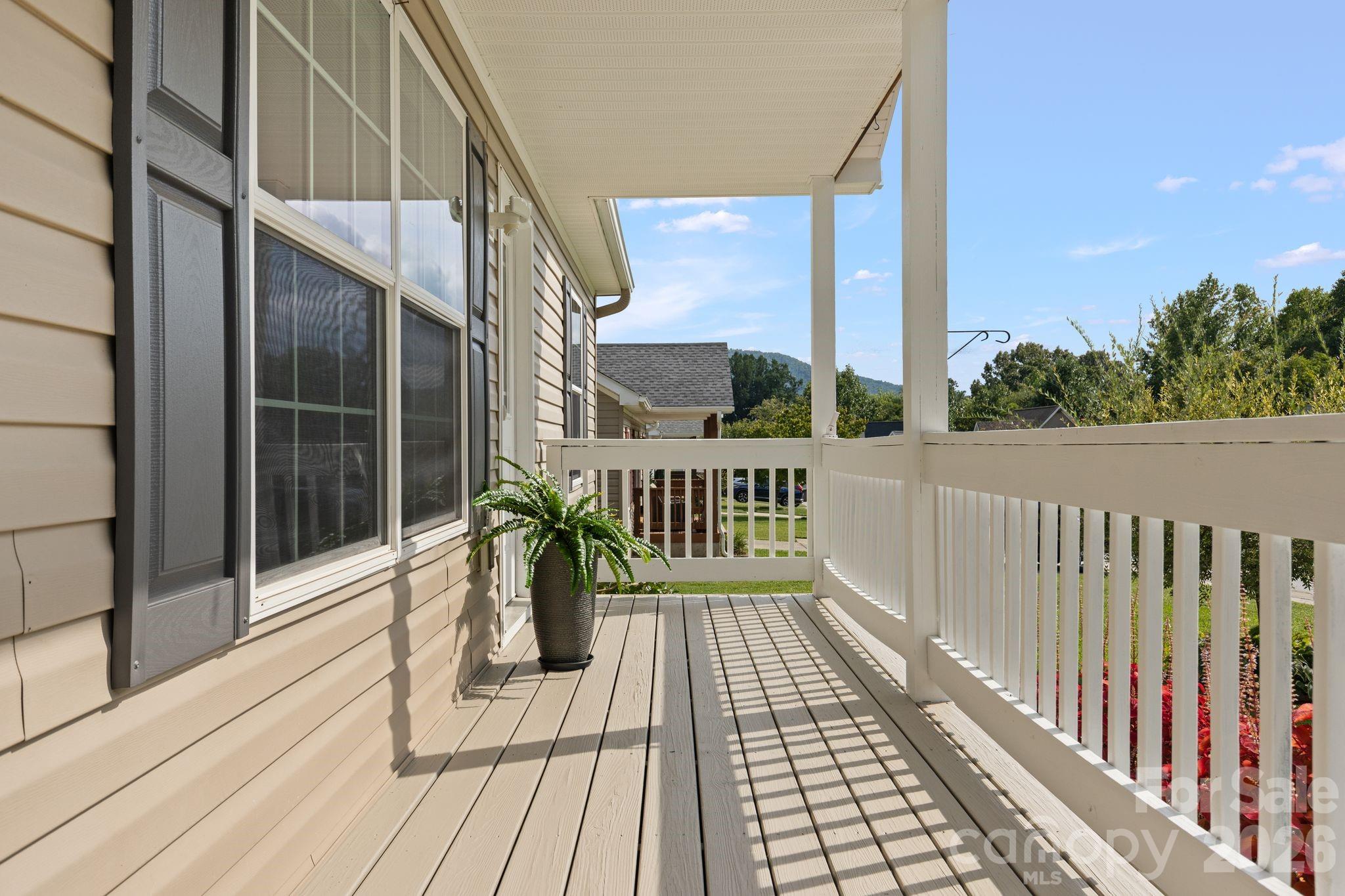 78 W Newberry Drive Property Photo 19