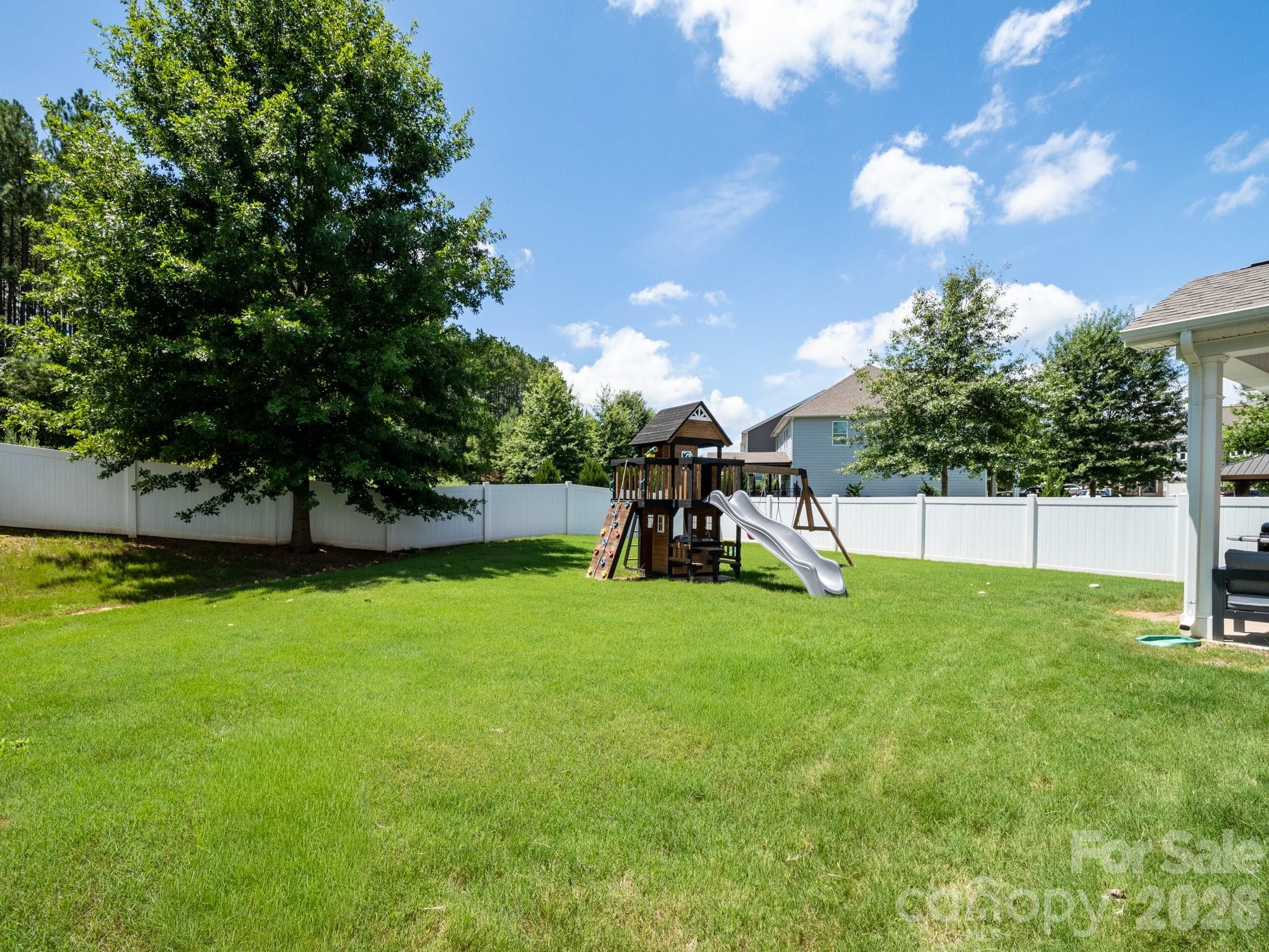 2963 Bridgewater Street Property Photo 4