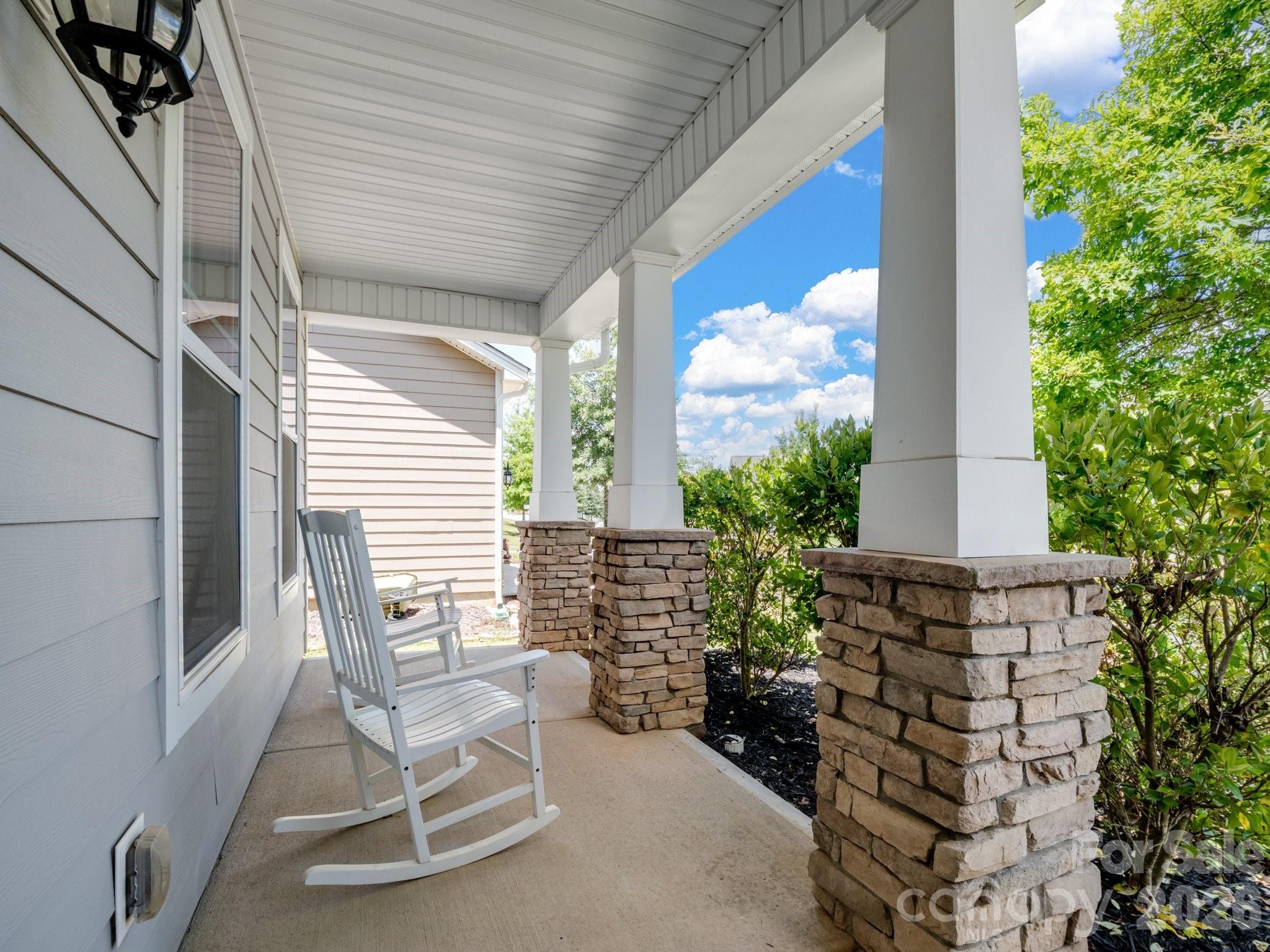 2963 Bridgewater Street Property Photo 6