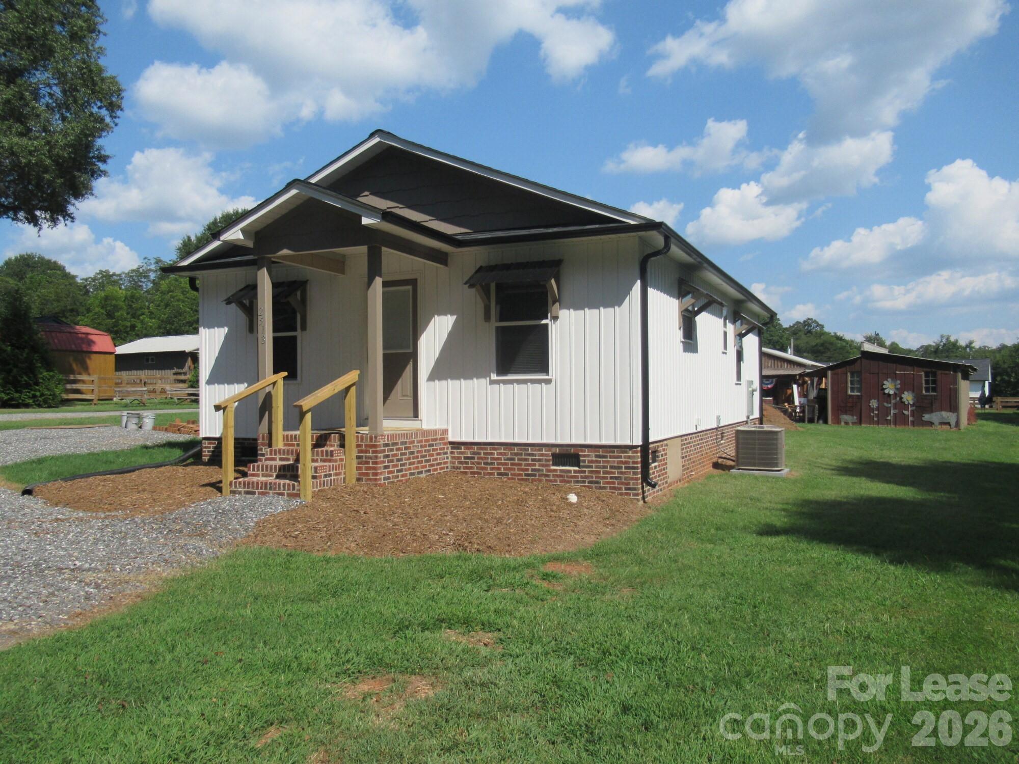 251b S B Avenue Property Photo 4