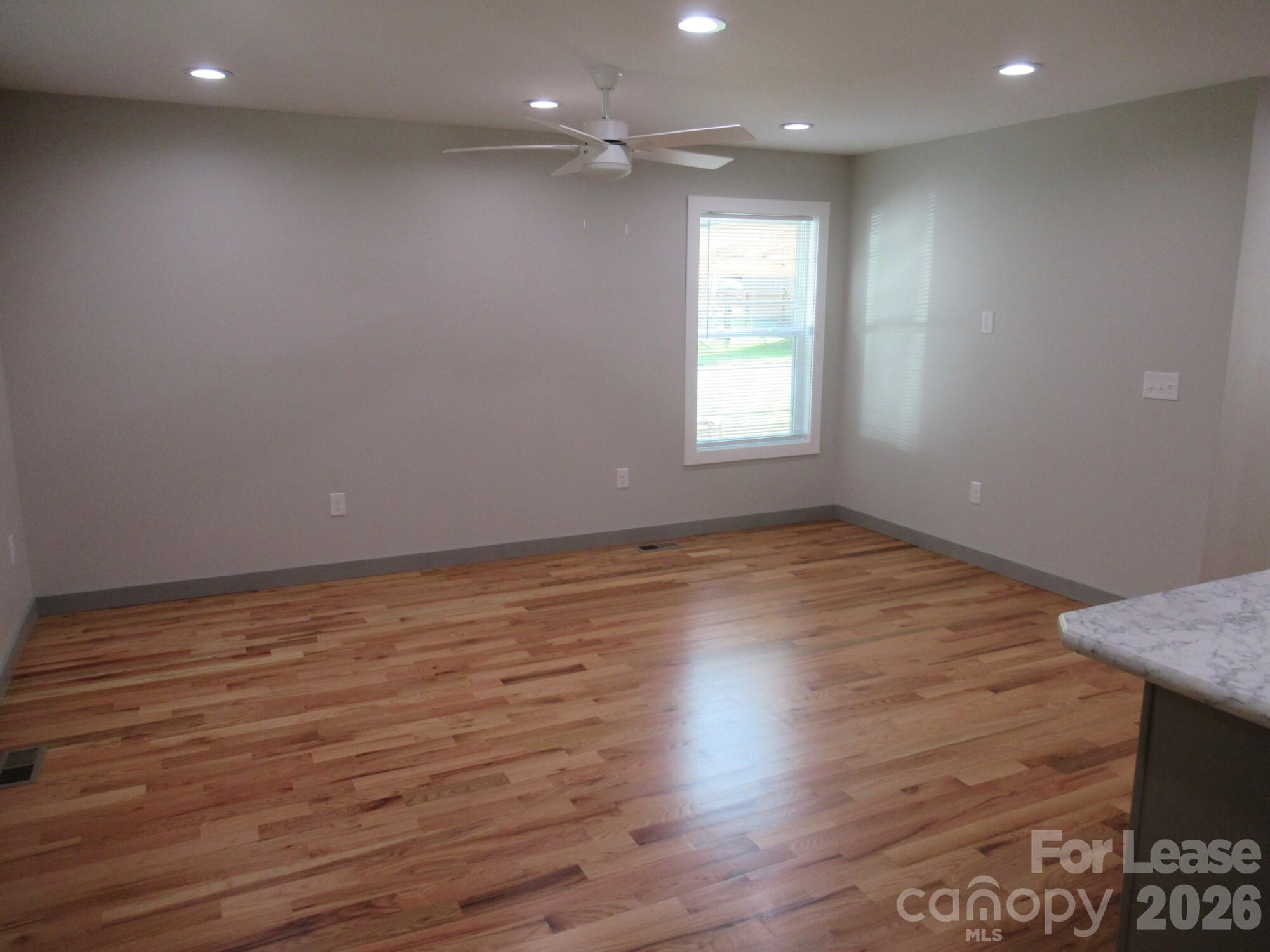251b S B Avenue Property Photo 8