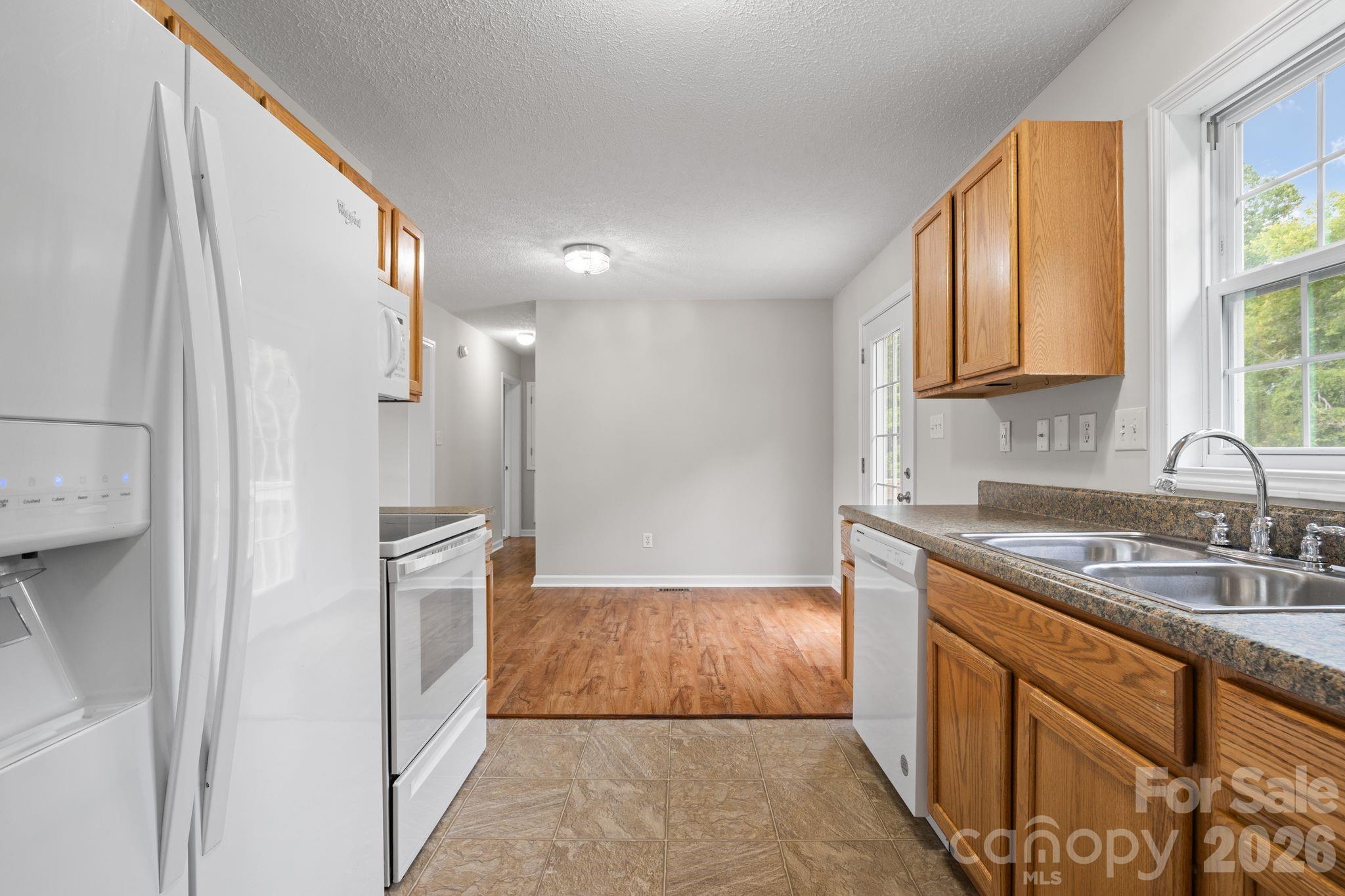 53 W Newberry Drive Property Photo 10
