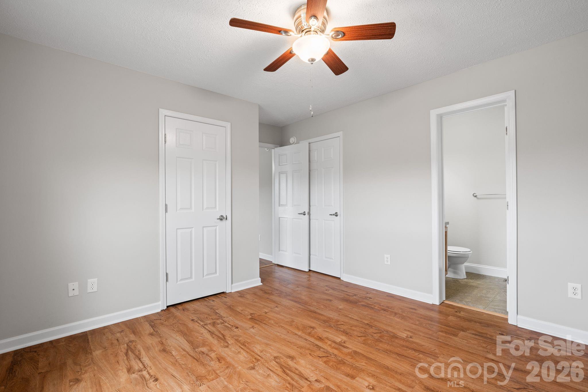 53 W Newberry Drive Property Photo 11