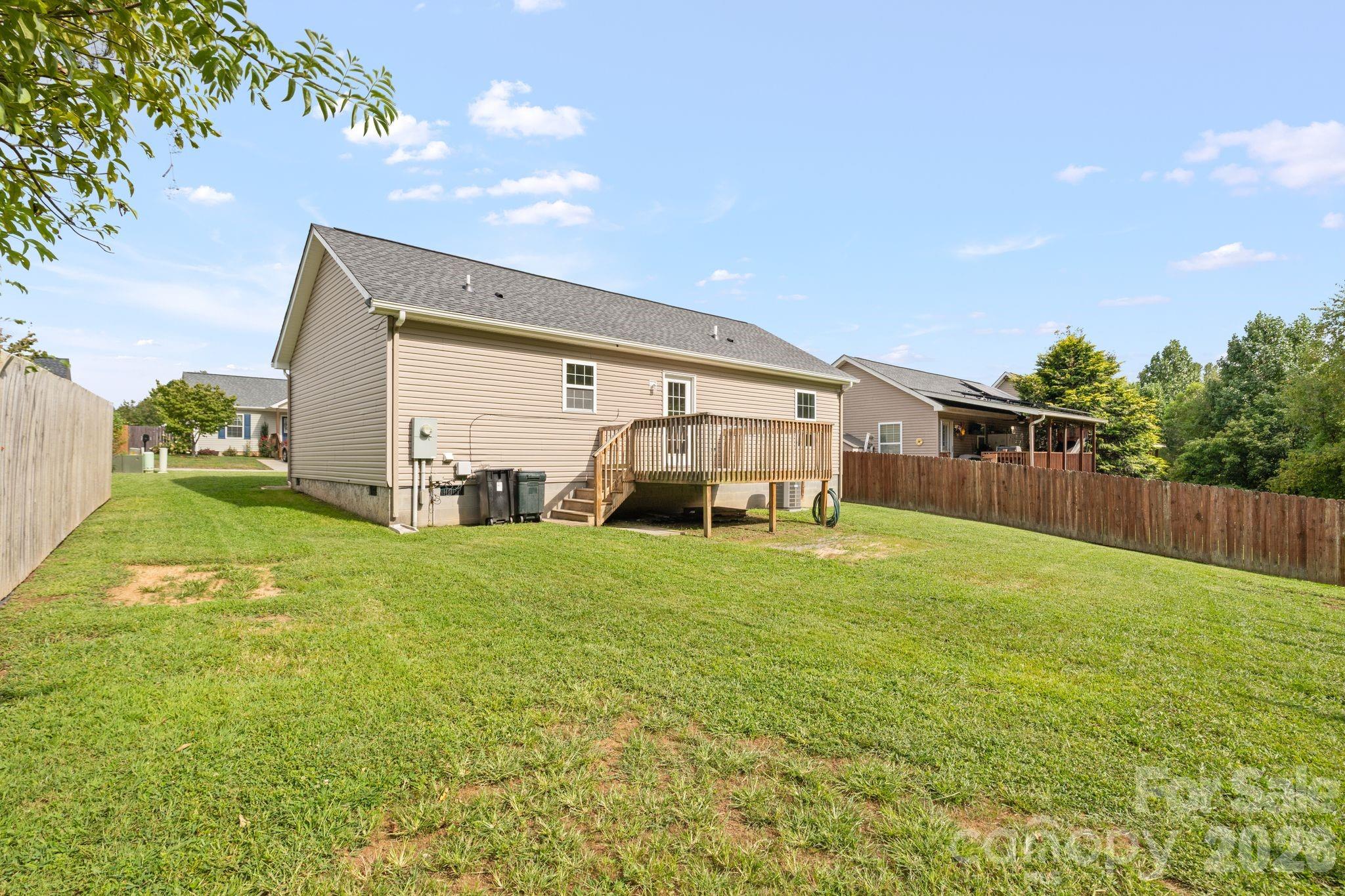 53 W Newberry Drive Property Photo 17