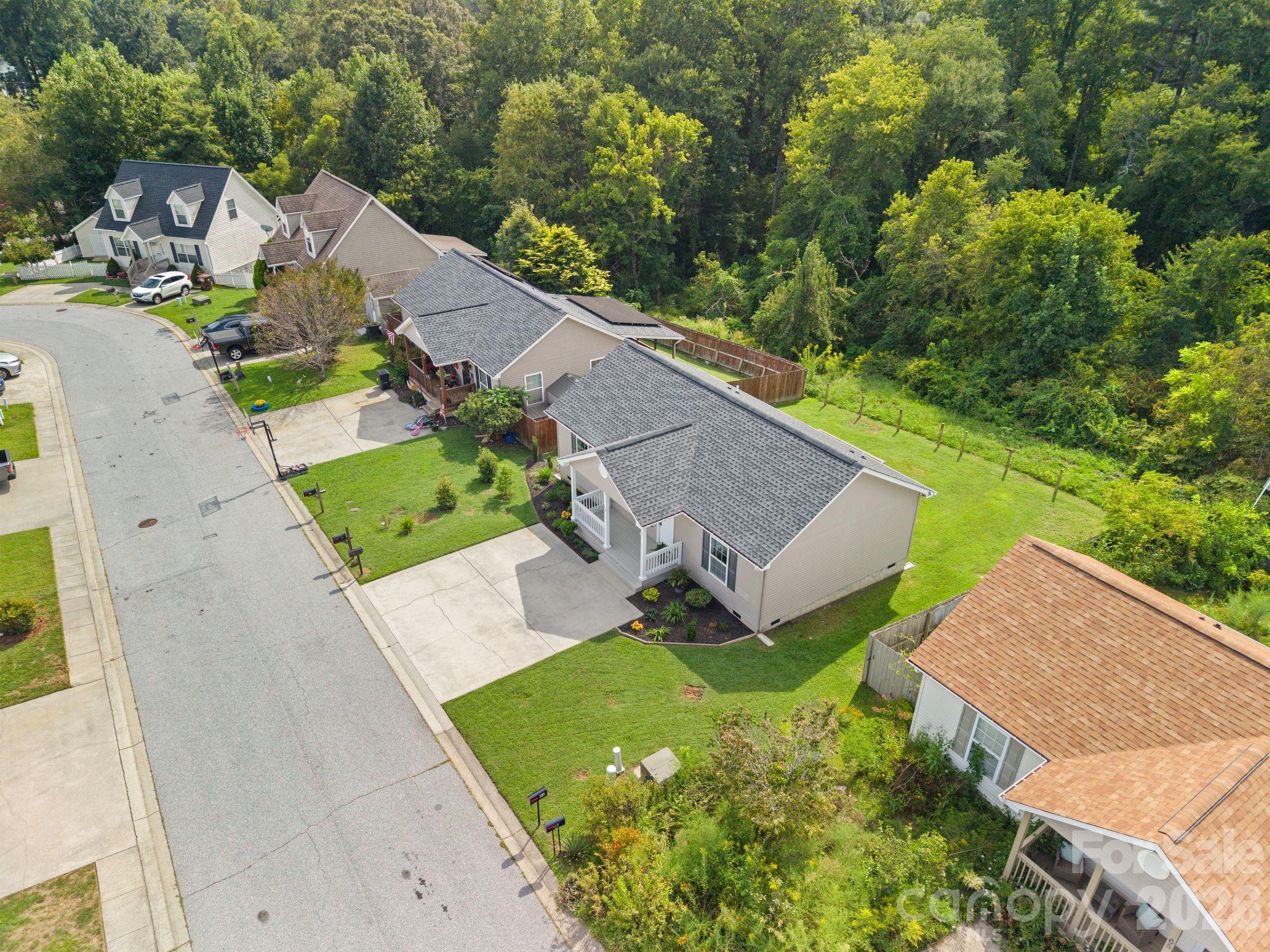 53 W Newberry Drive Property Photo 19