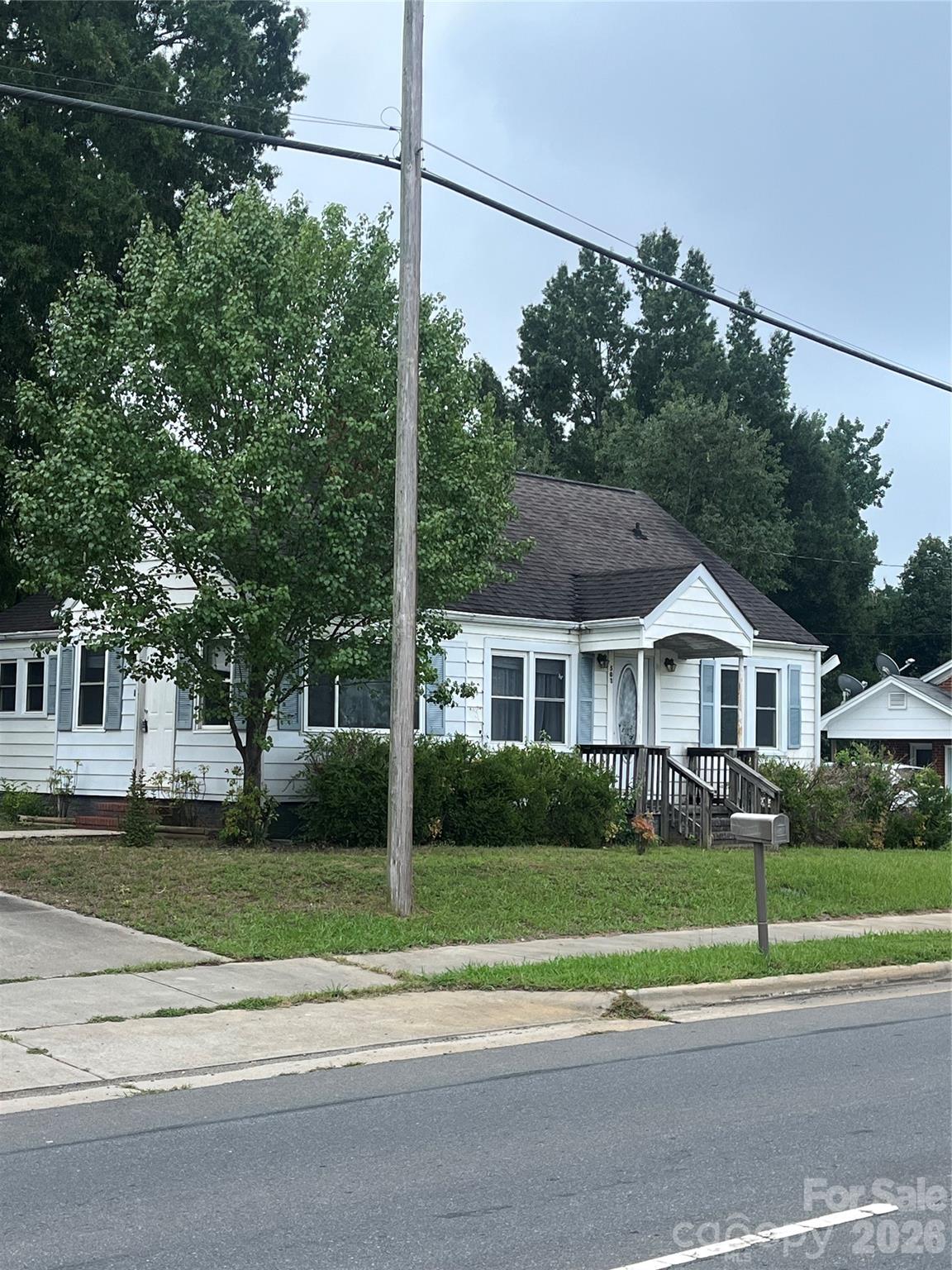 503 Aquadale Road Property Photo 4