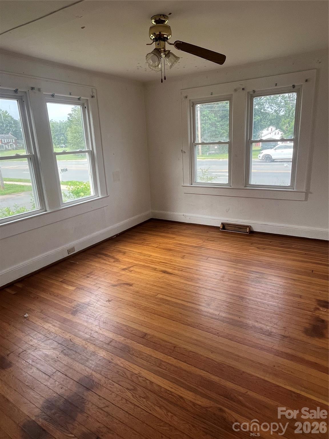 503 Aquadale Road Property Photo 14