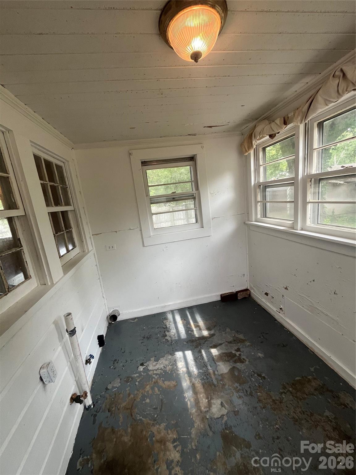 503 Aquadale Road Property Photo 22