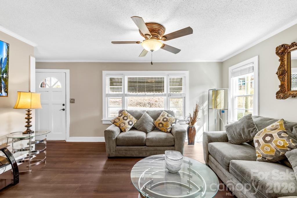 430 Arlington Circle Property Photo 4