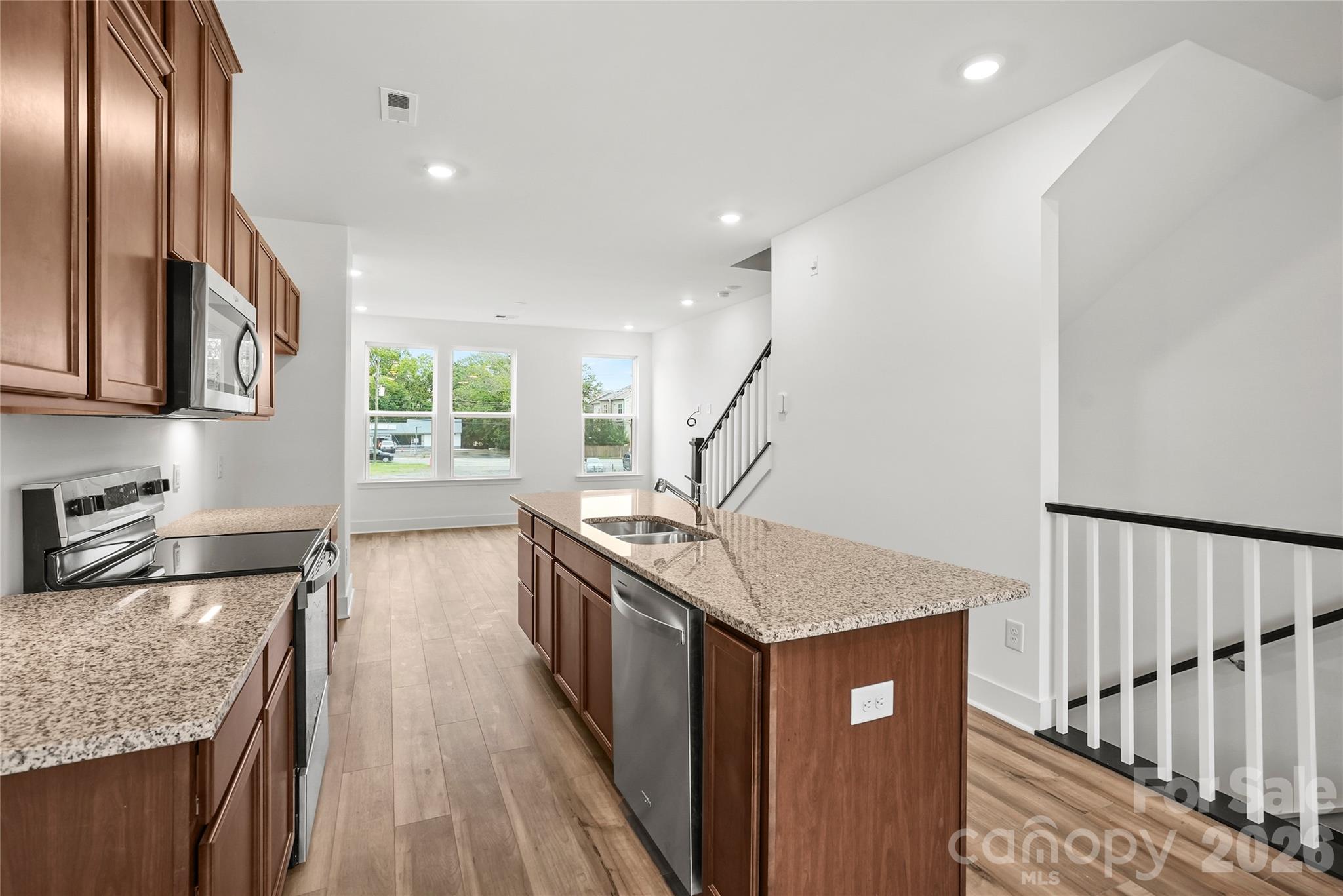 1013 Revival Row Property Photo 6