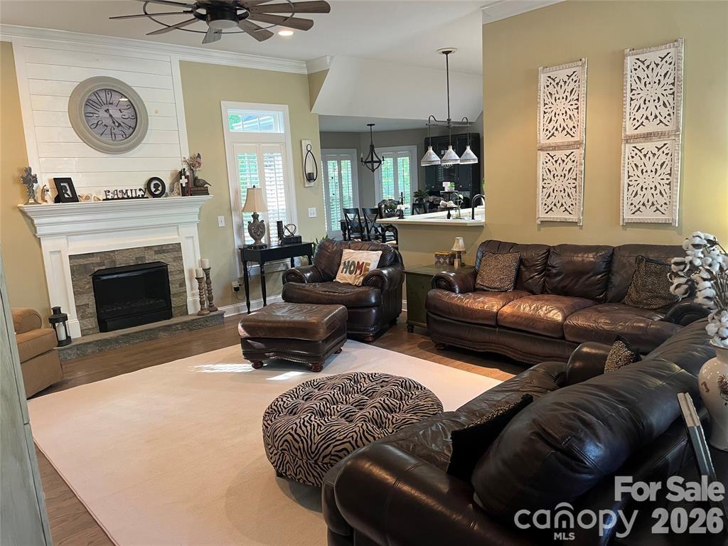 829 Savannah Place Drive Property Photo 3