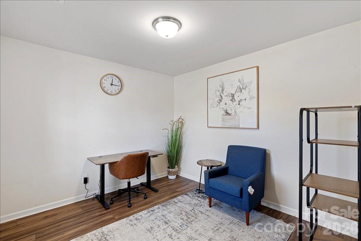 423 Webb Road Property Photo 3