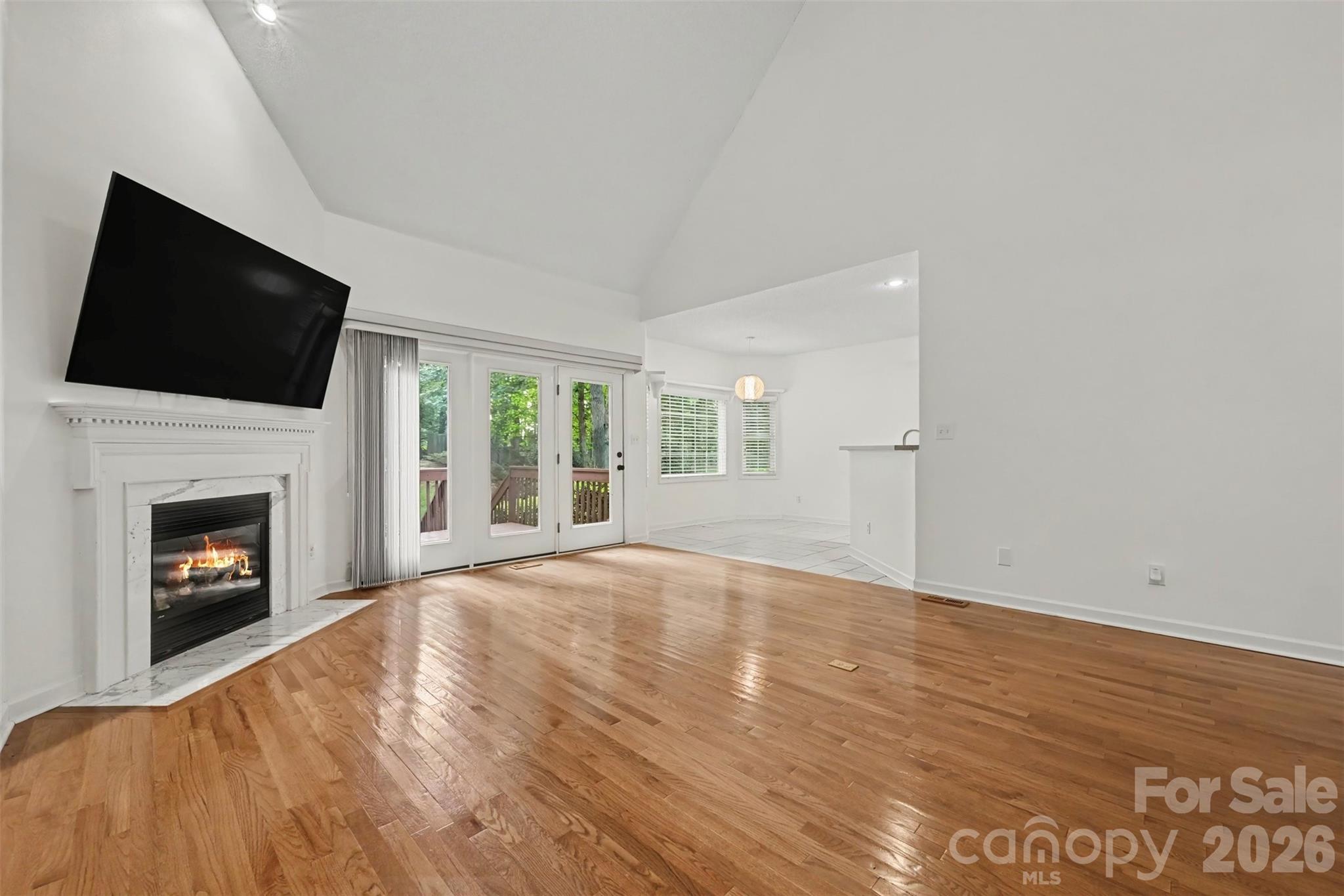 1928 Twin Ponds Drive Property Photo 6