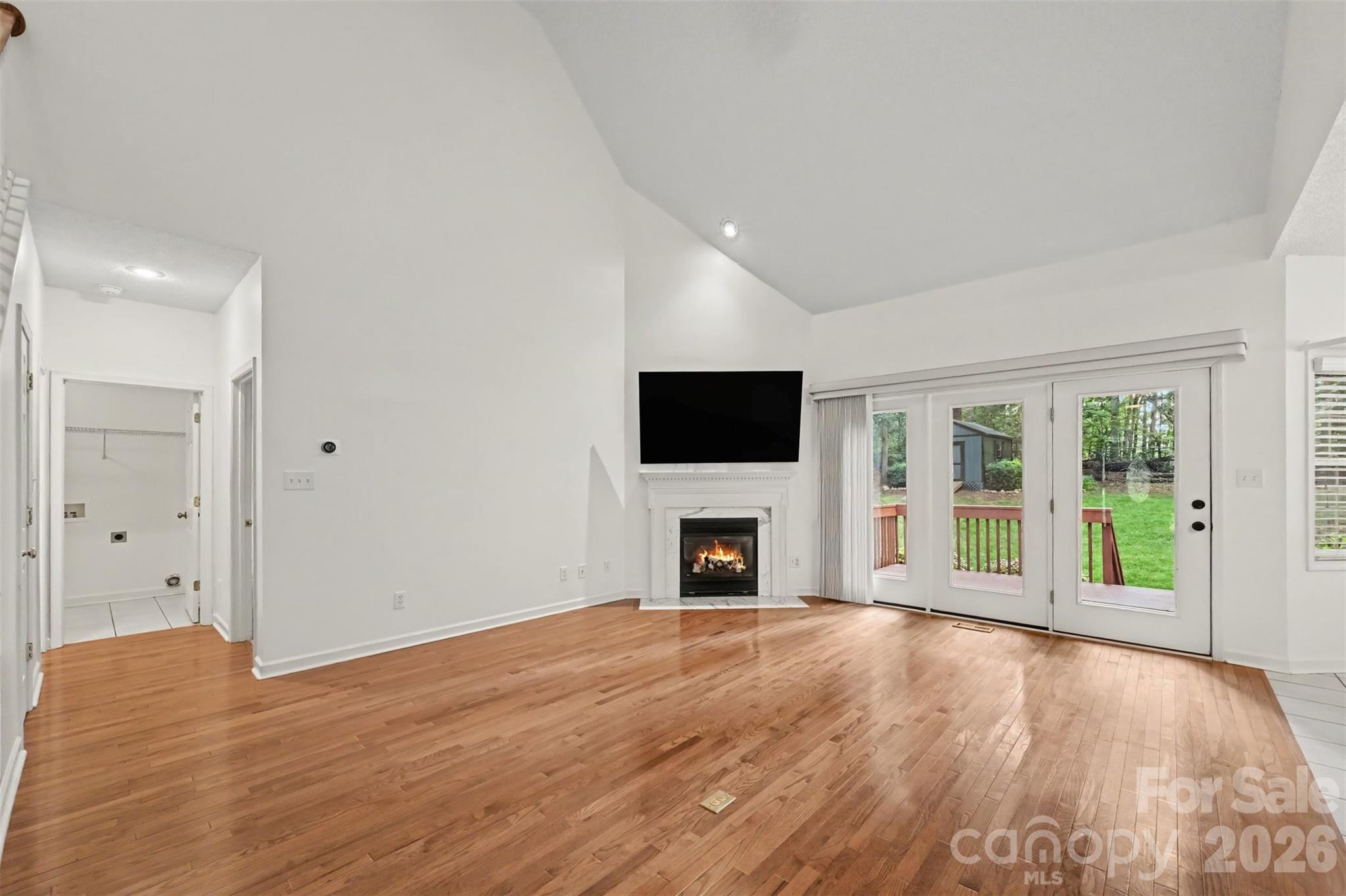 1928 Twin Ponds Drive Property Photo 8