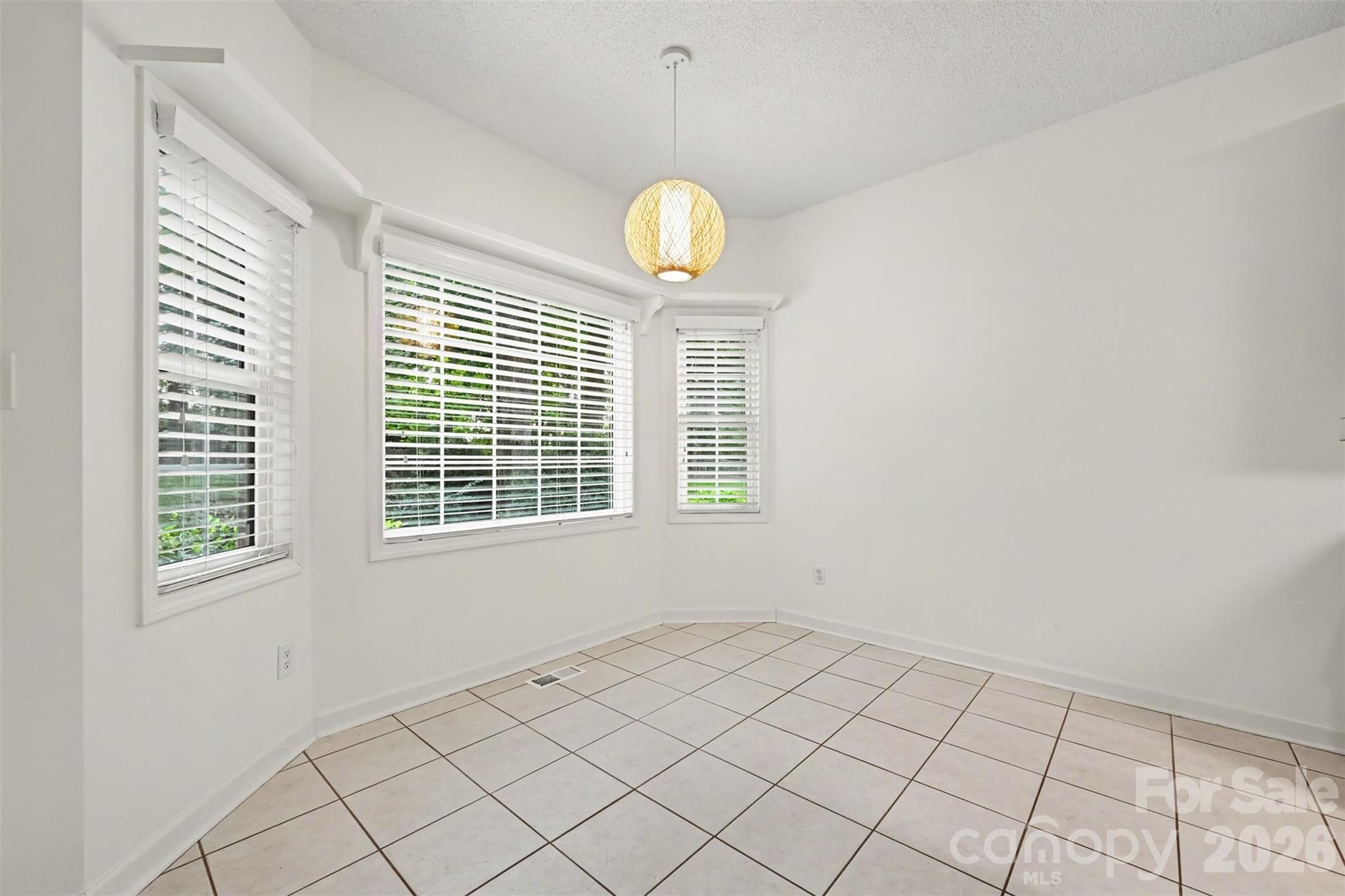 1928 Twin Ponds Drive Property Photo 10