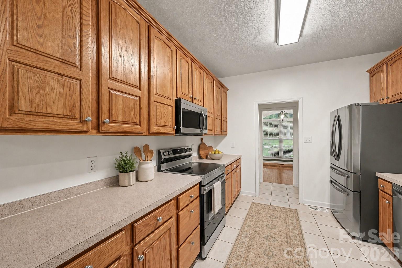 1928 Twin Ponds Drive Property Photo 15