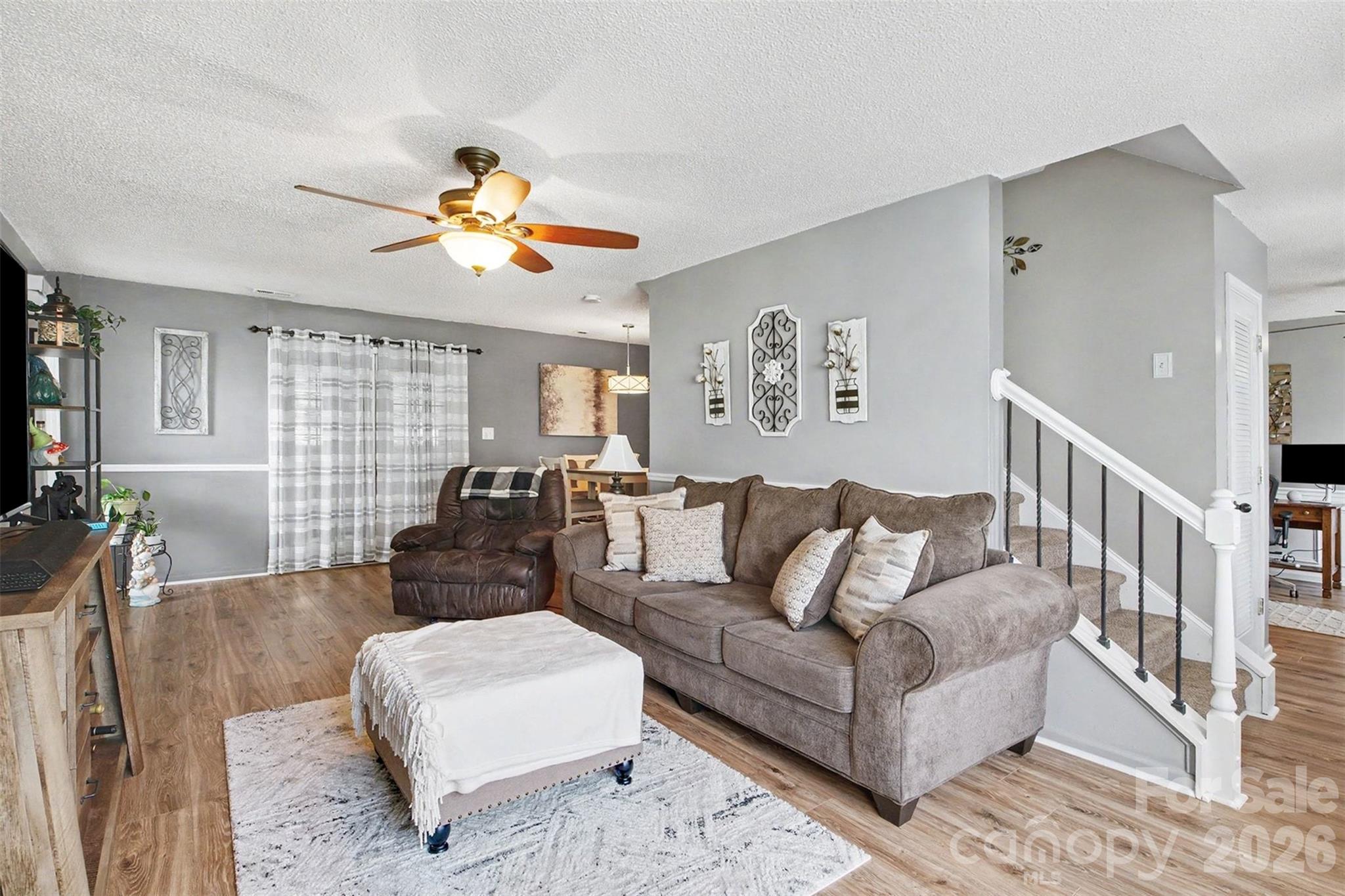 4828 Asherton Place Property Photo 2