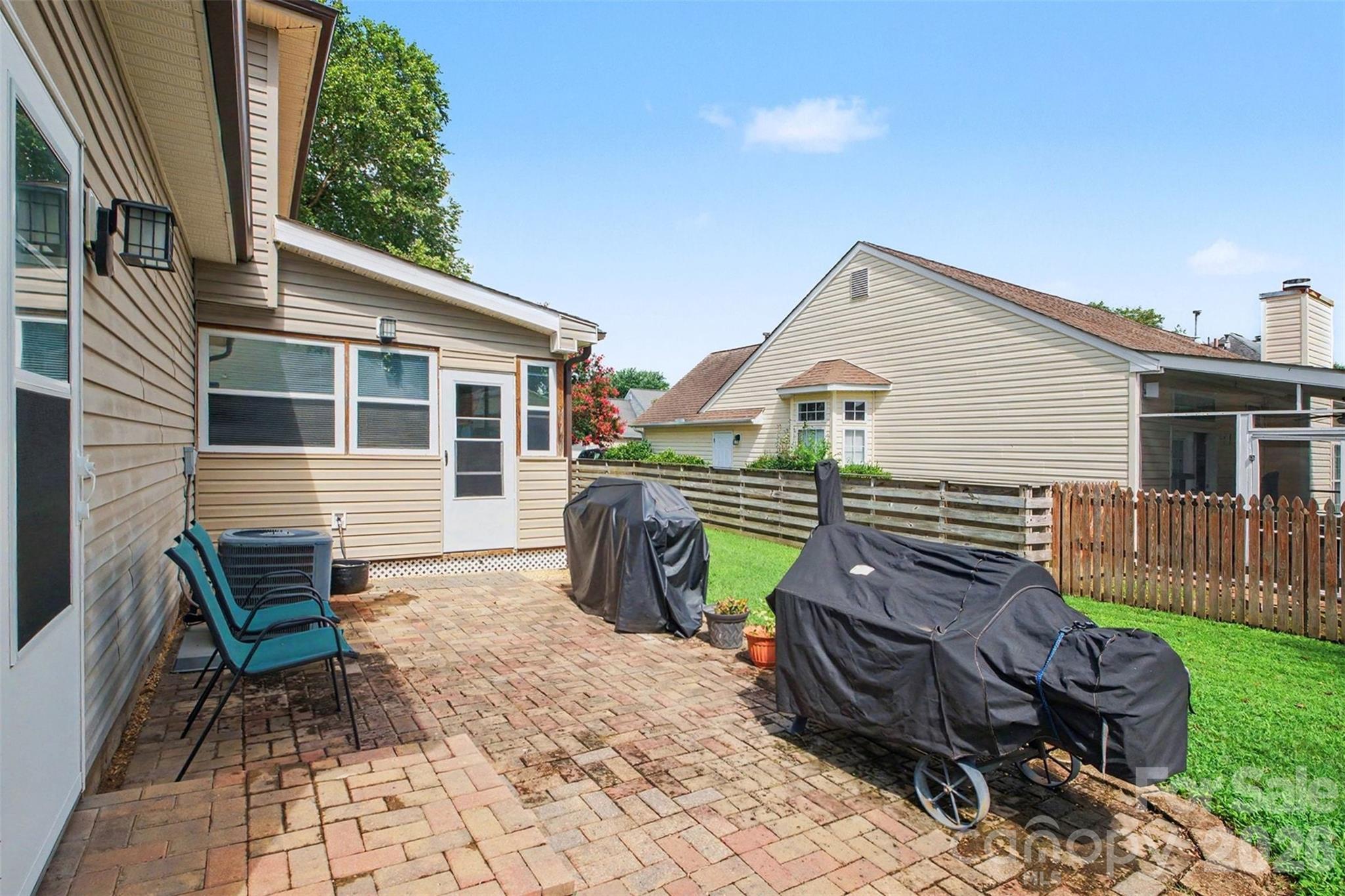 4828 Asherton Place Property Photo 13