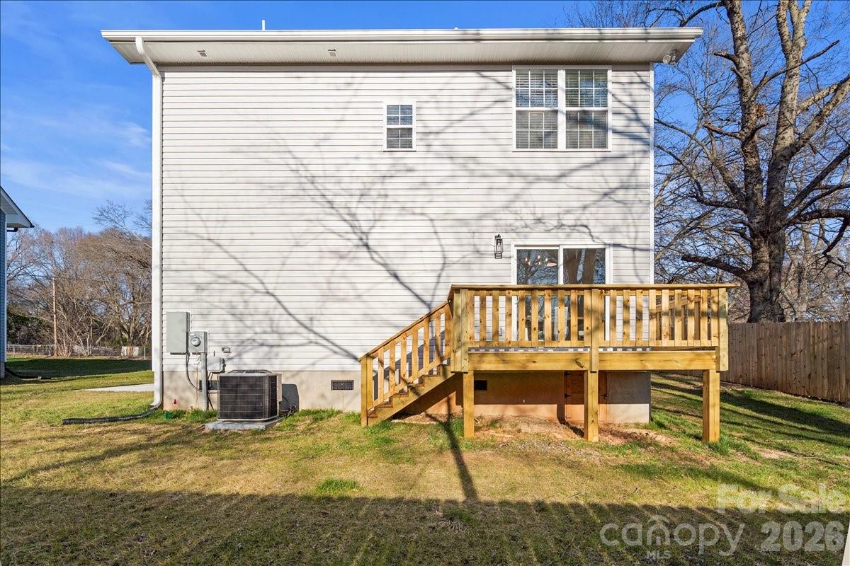 345 Henderson Street Property Photo 27