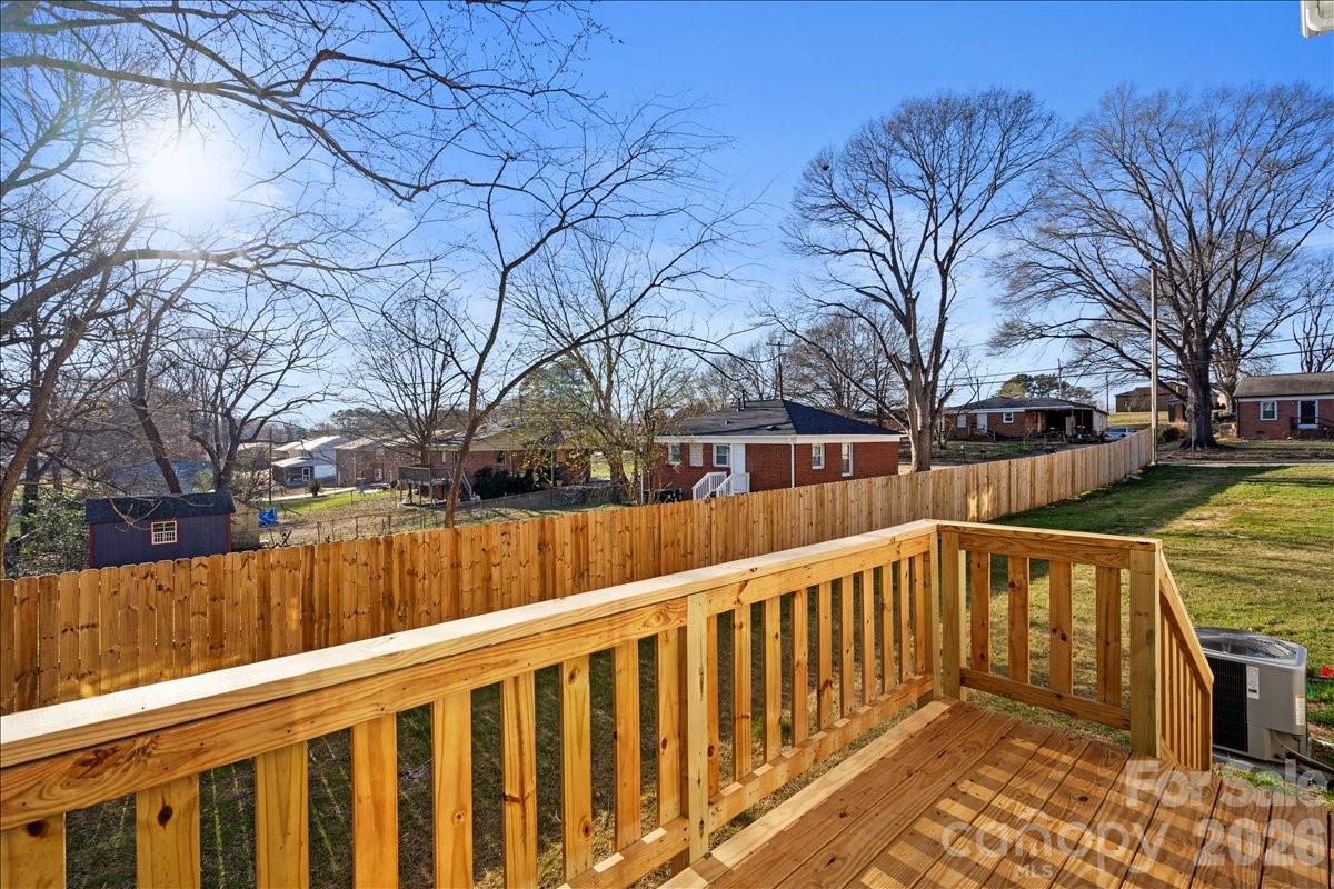 345 Henderson Street Property Photo 28
