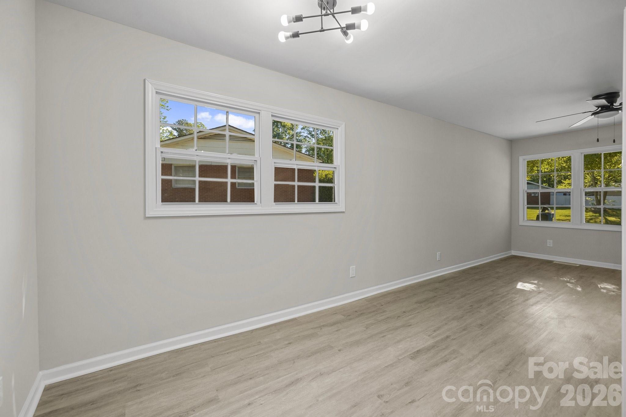432 Springhill Drive Property Photo 5