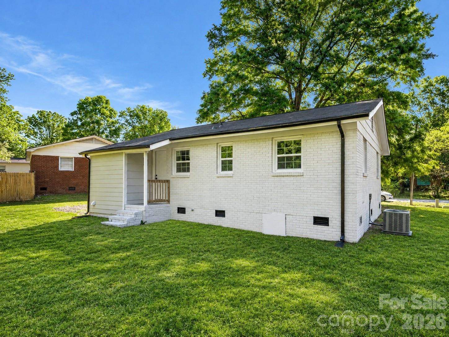 432 Springhill Drive Property Photo 11