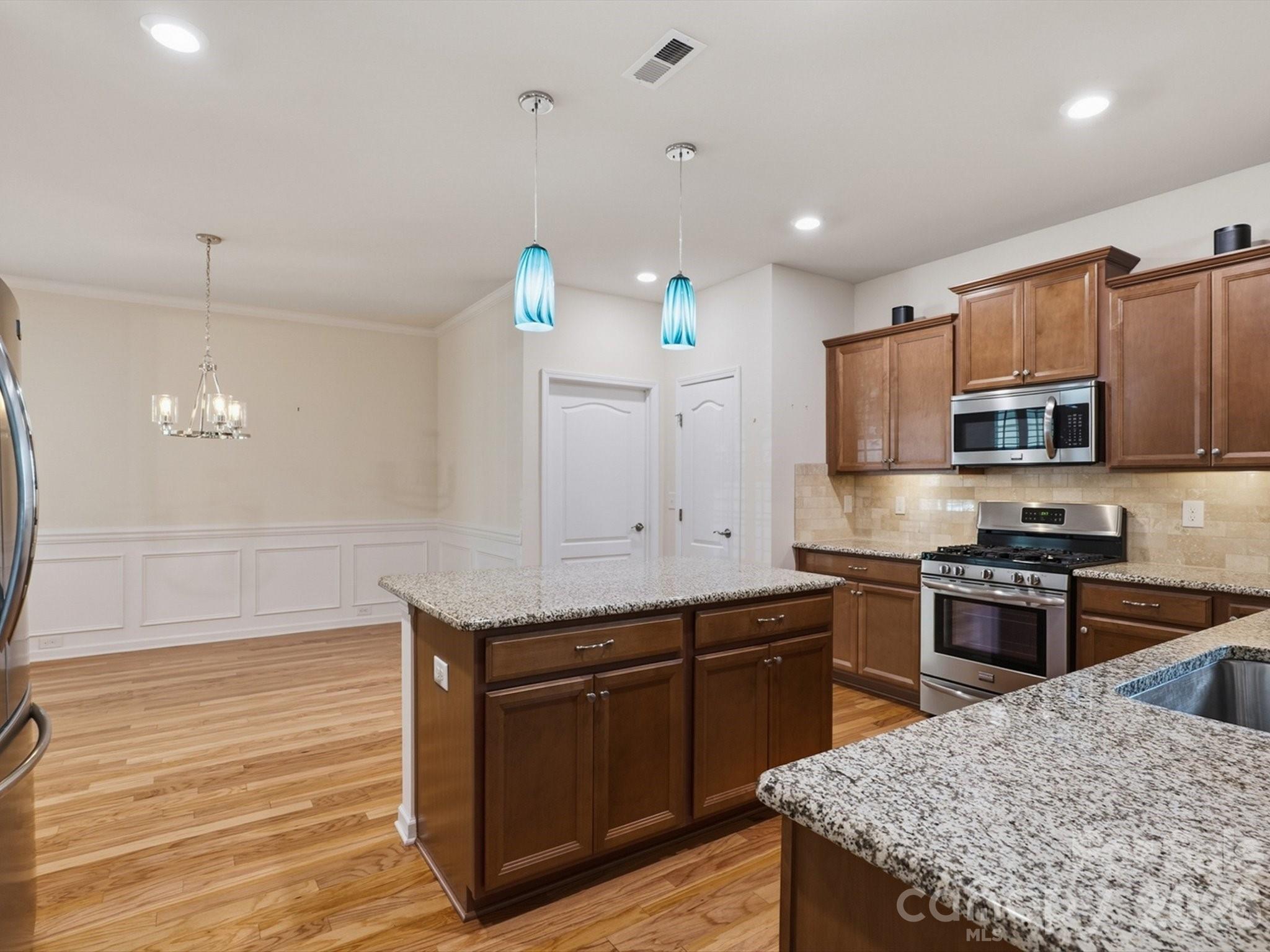 141 Carmen Way Property Photo 3