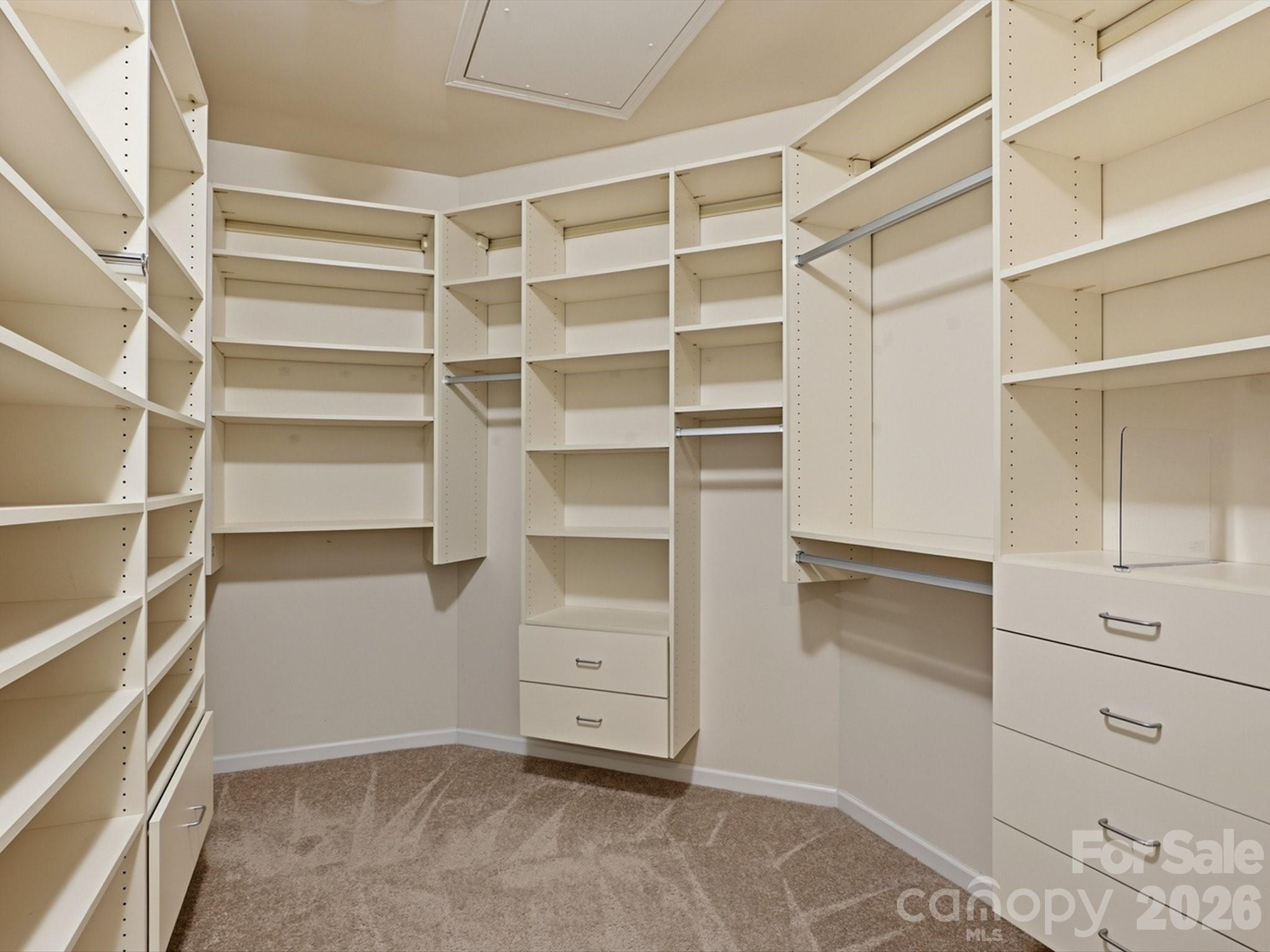 141 Carmen Way Property Photo 4