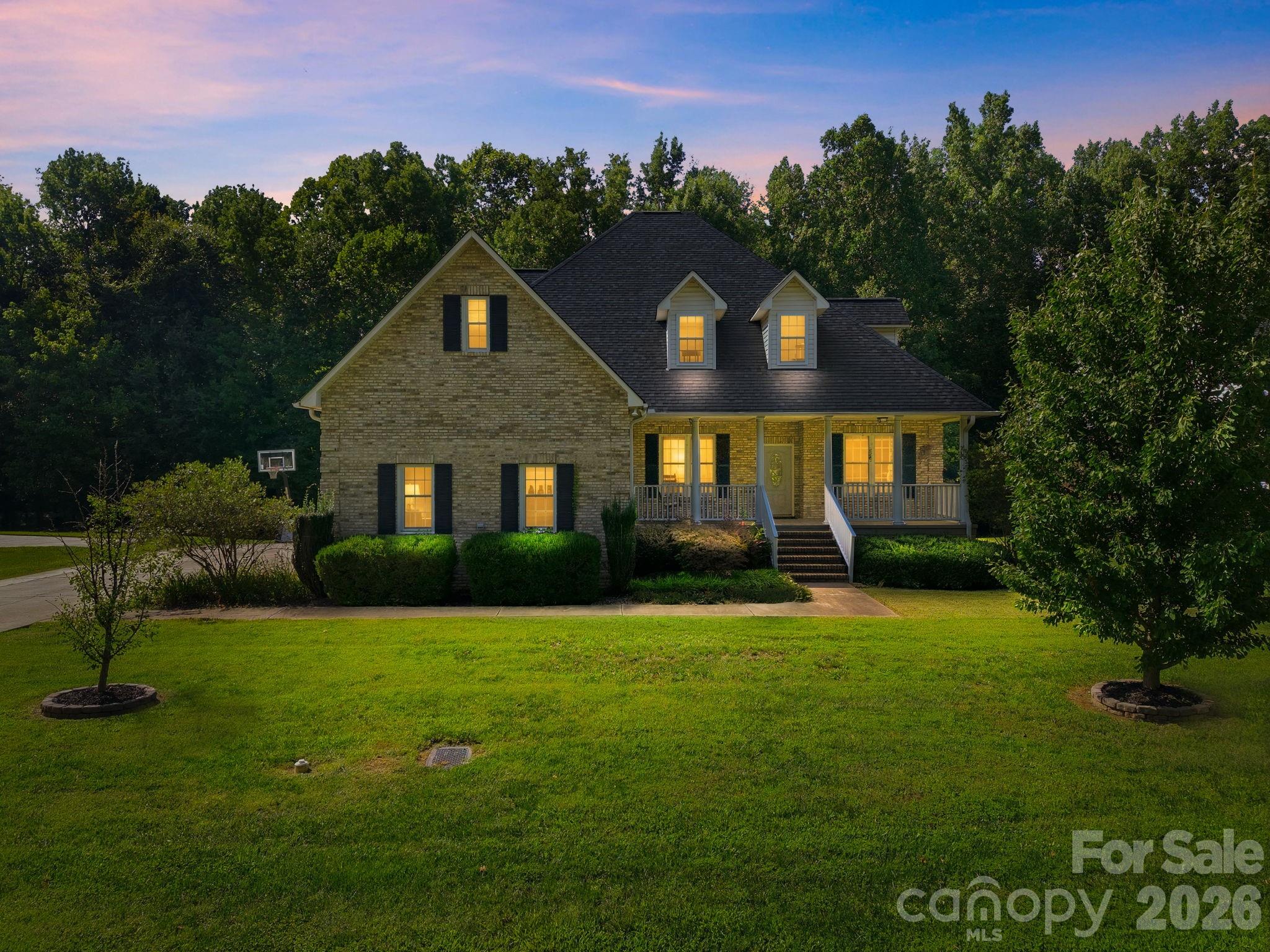 421 De Lara Circle Property Photo 1