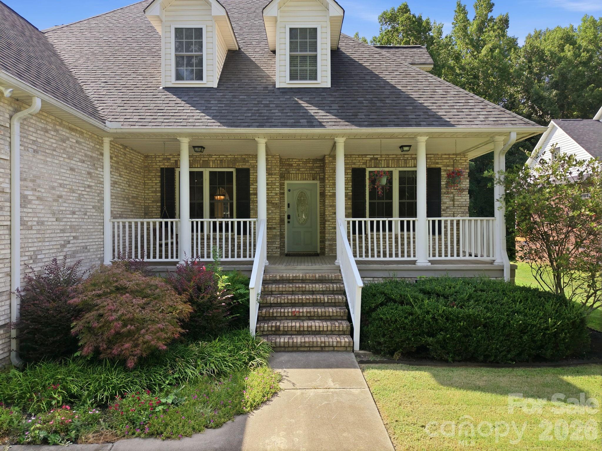 421 De Lara Circle Property Photo 6