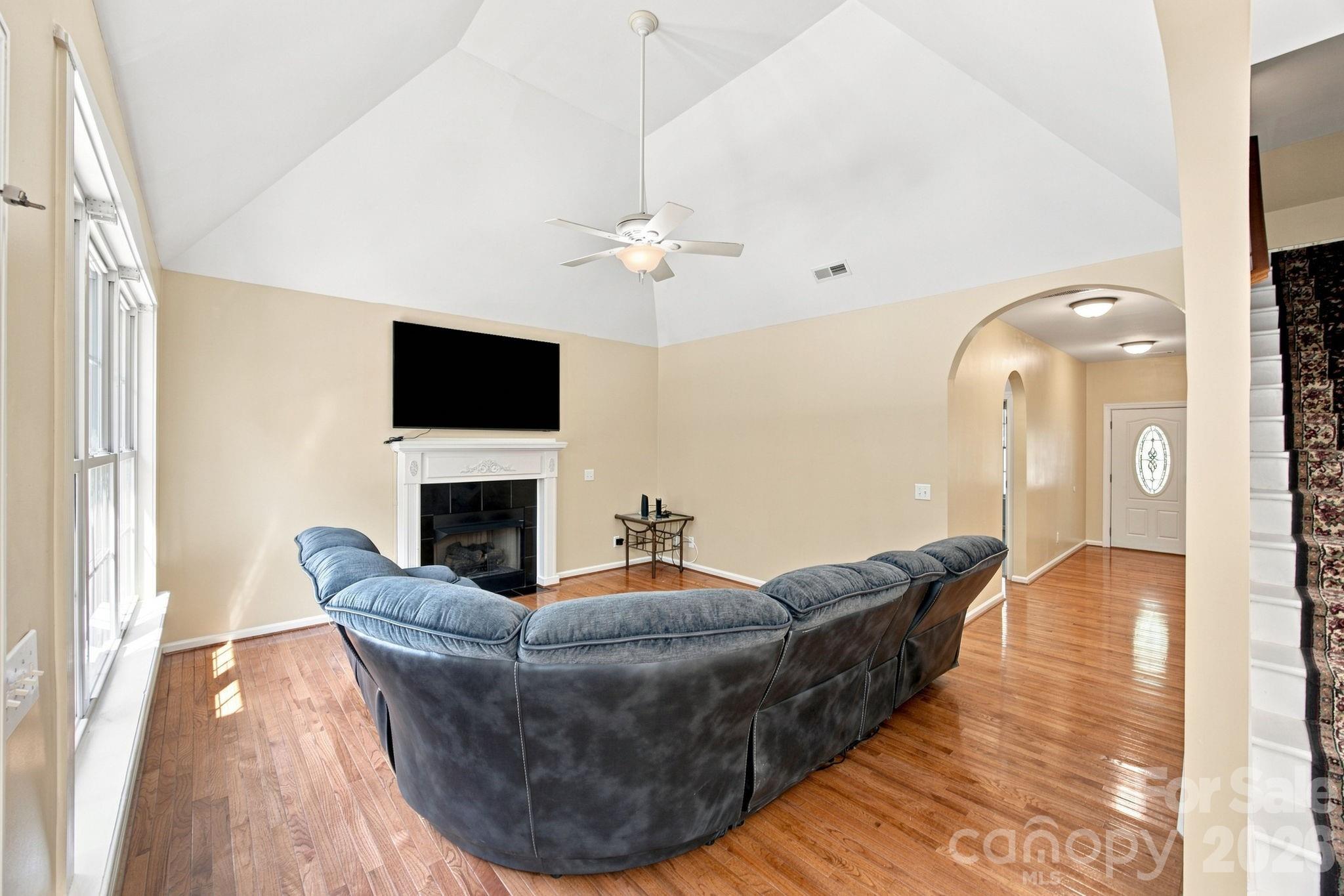 421 De Lara Circle Property Photo 12