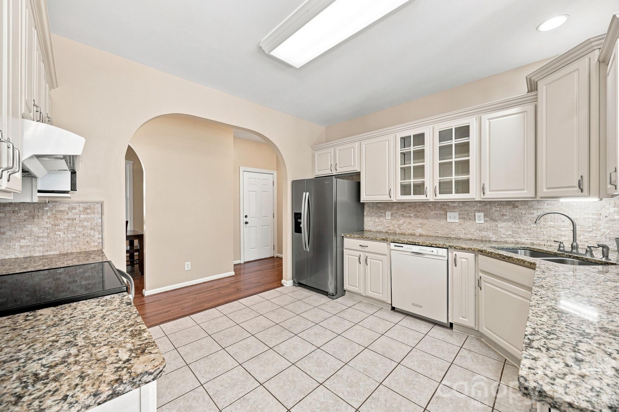 421 De Lara Circle Property Photo 16