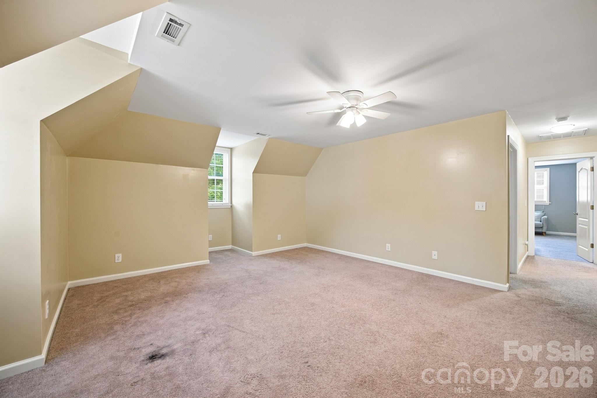 421 De Lara Circle Property Photo 27