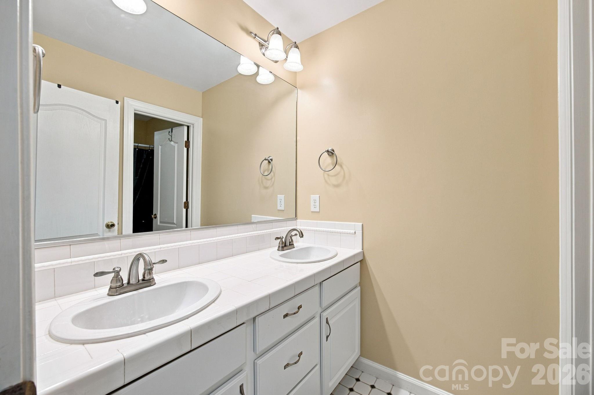 421 De Lara Circle Property Photo 29