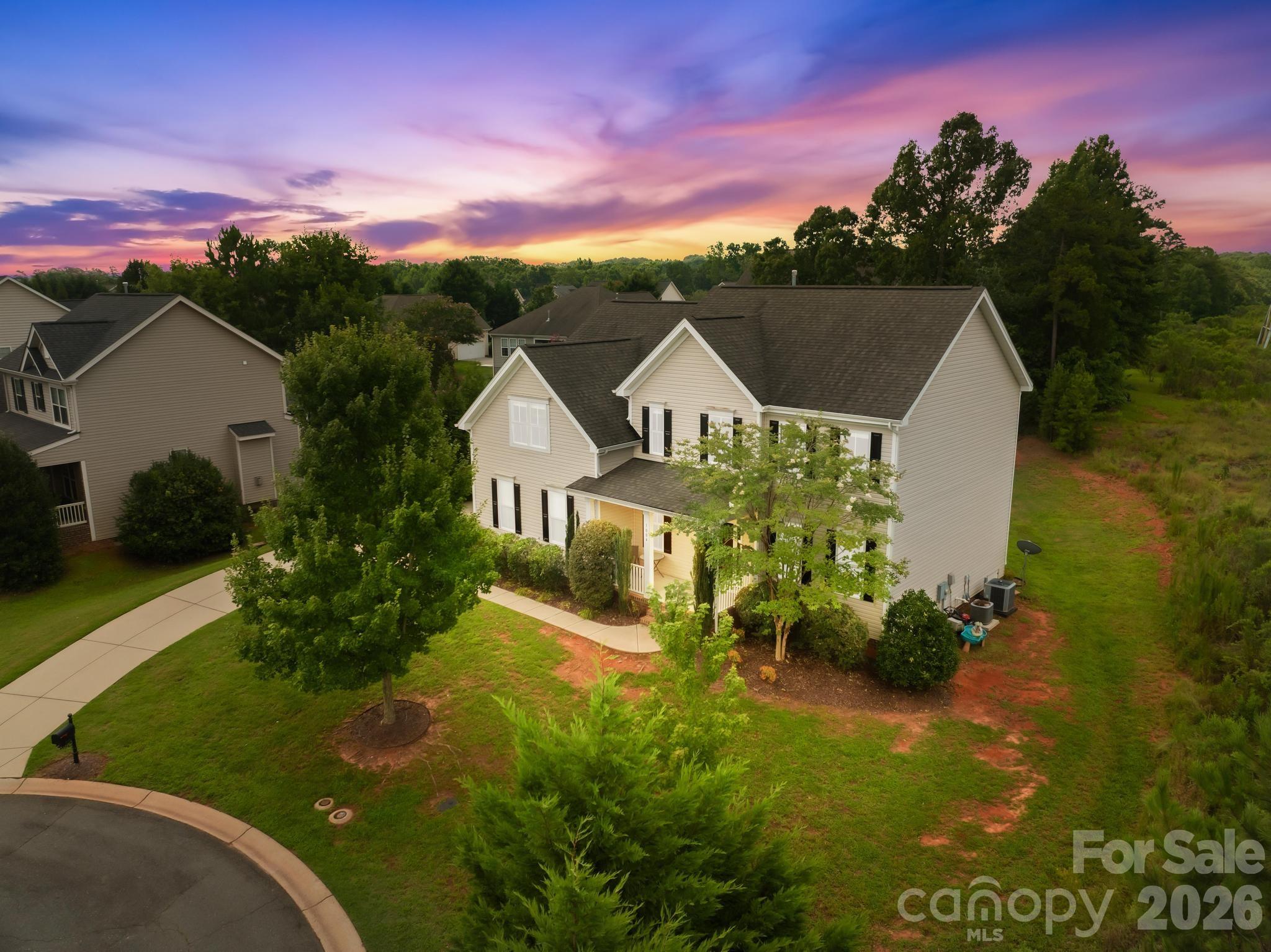 1004 Hawker Road Property Photo