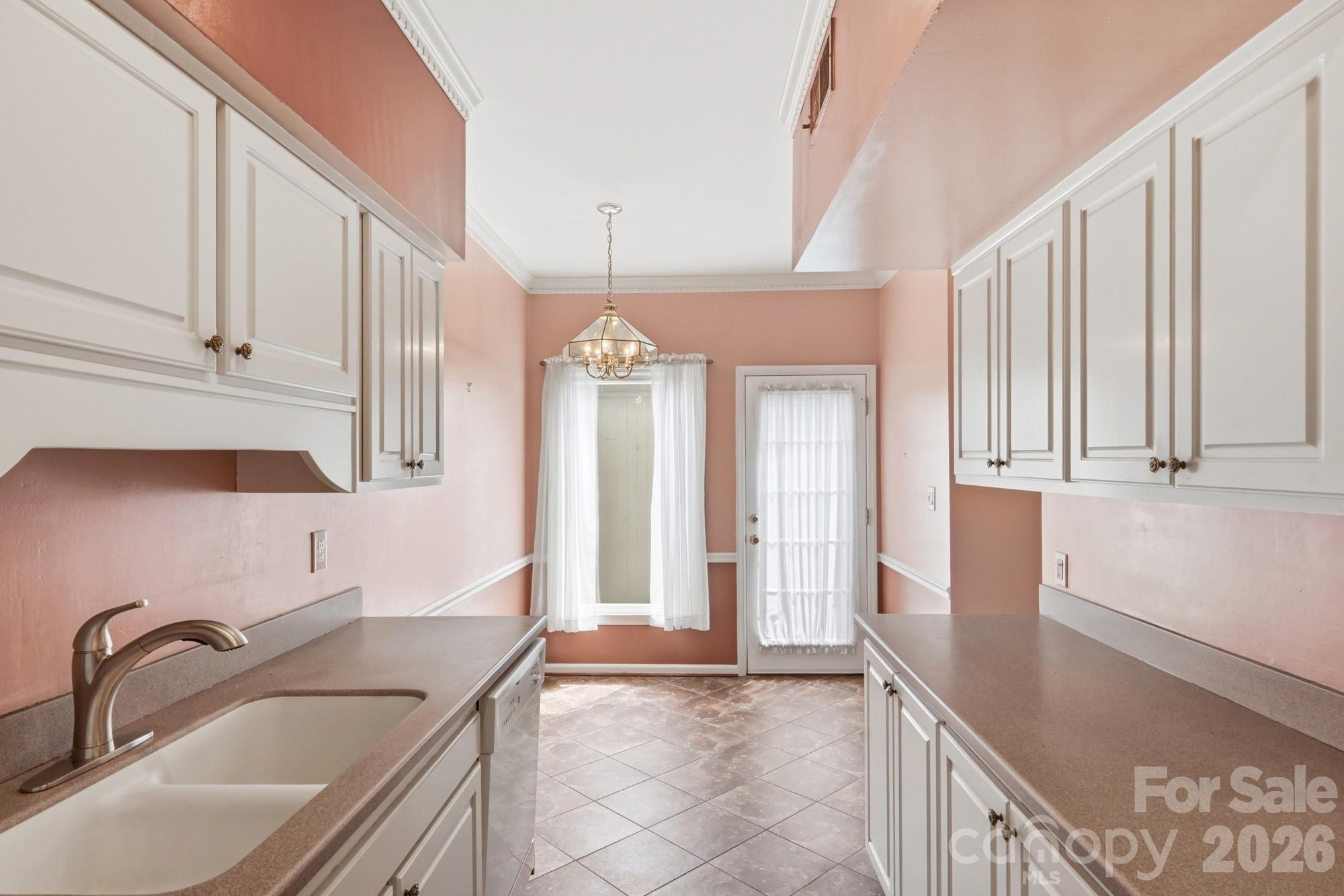 5901 Quail Hollow Road B Property Photo 8