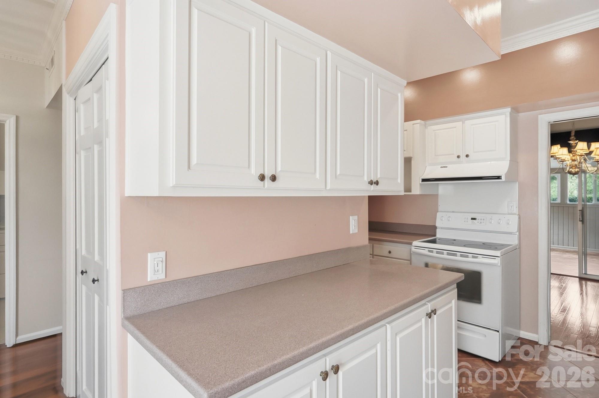 5901 Quail Hollow Road B Property Photo 10