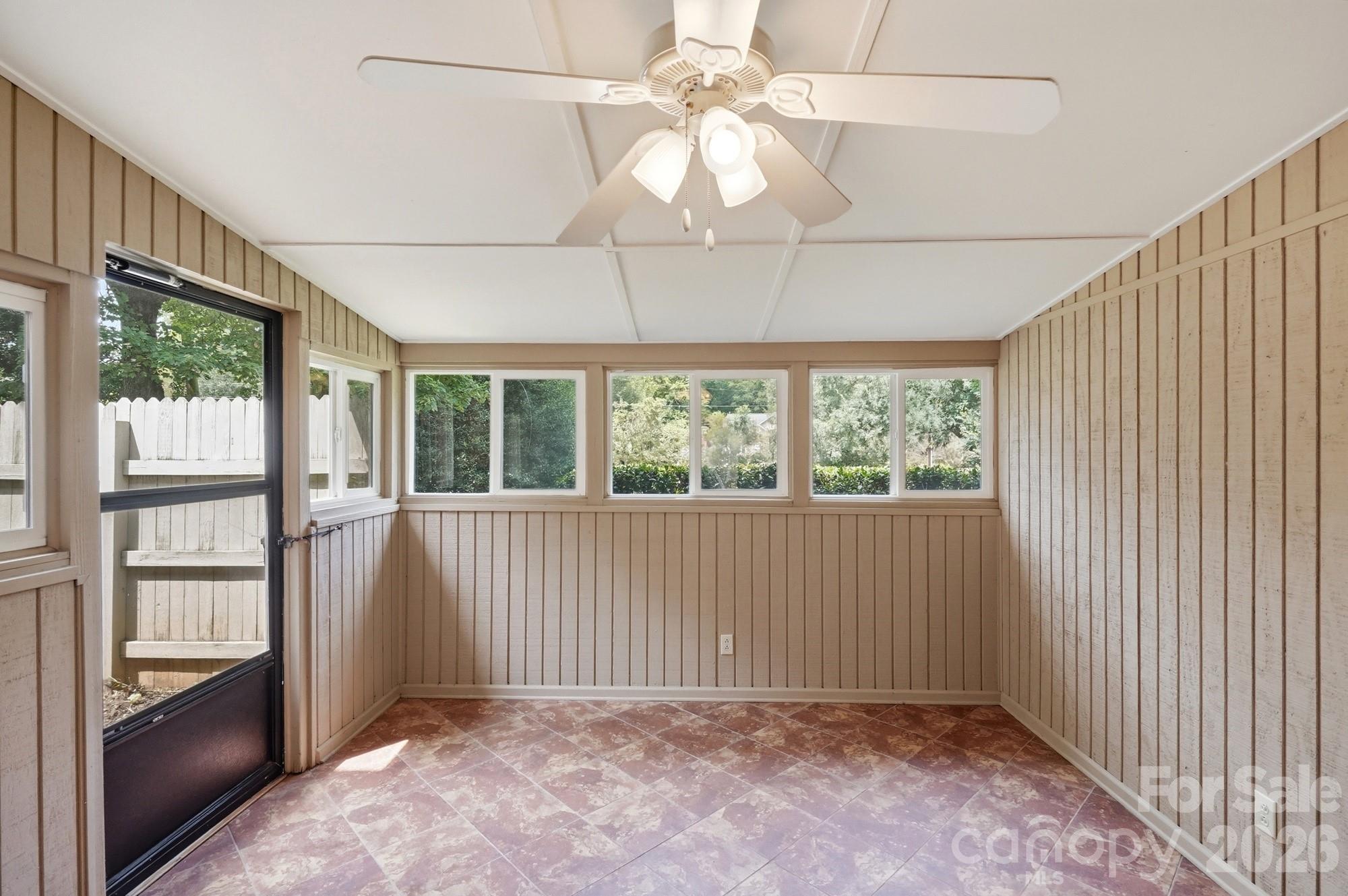 5901 Quail Hollow Road B Property Photo 21