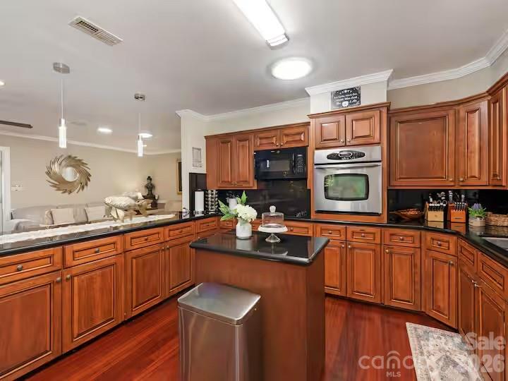 1475 Riverview Circle Property Photo 4