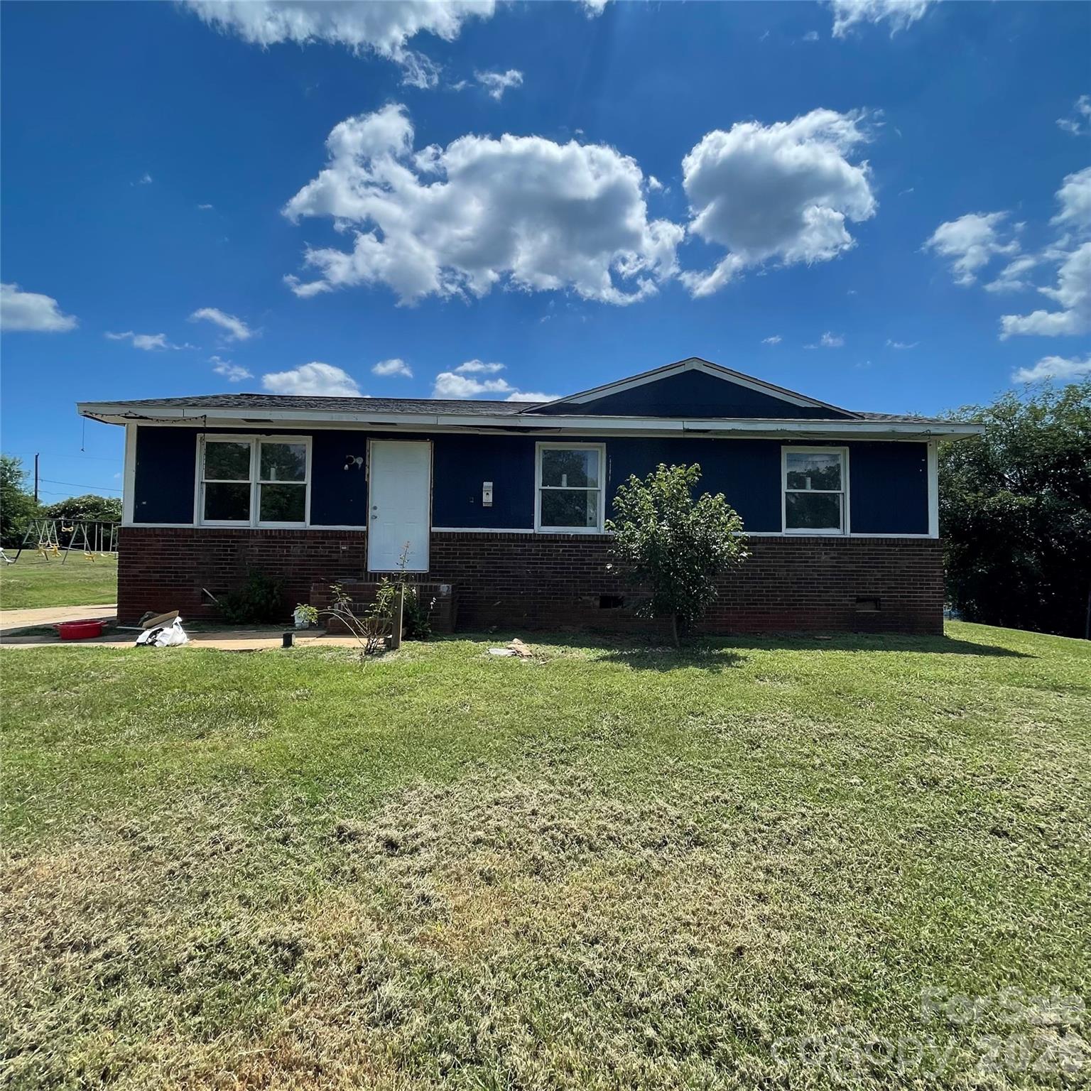 248 Woodside Drive Property Photo 1