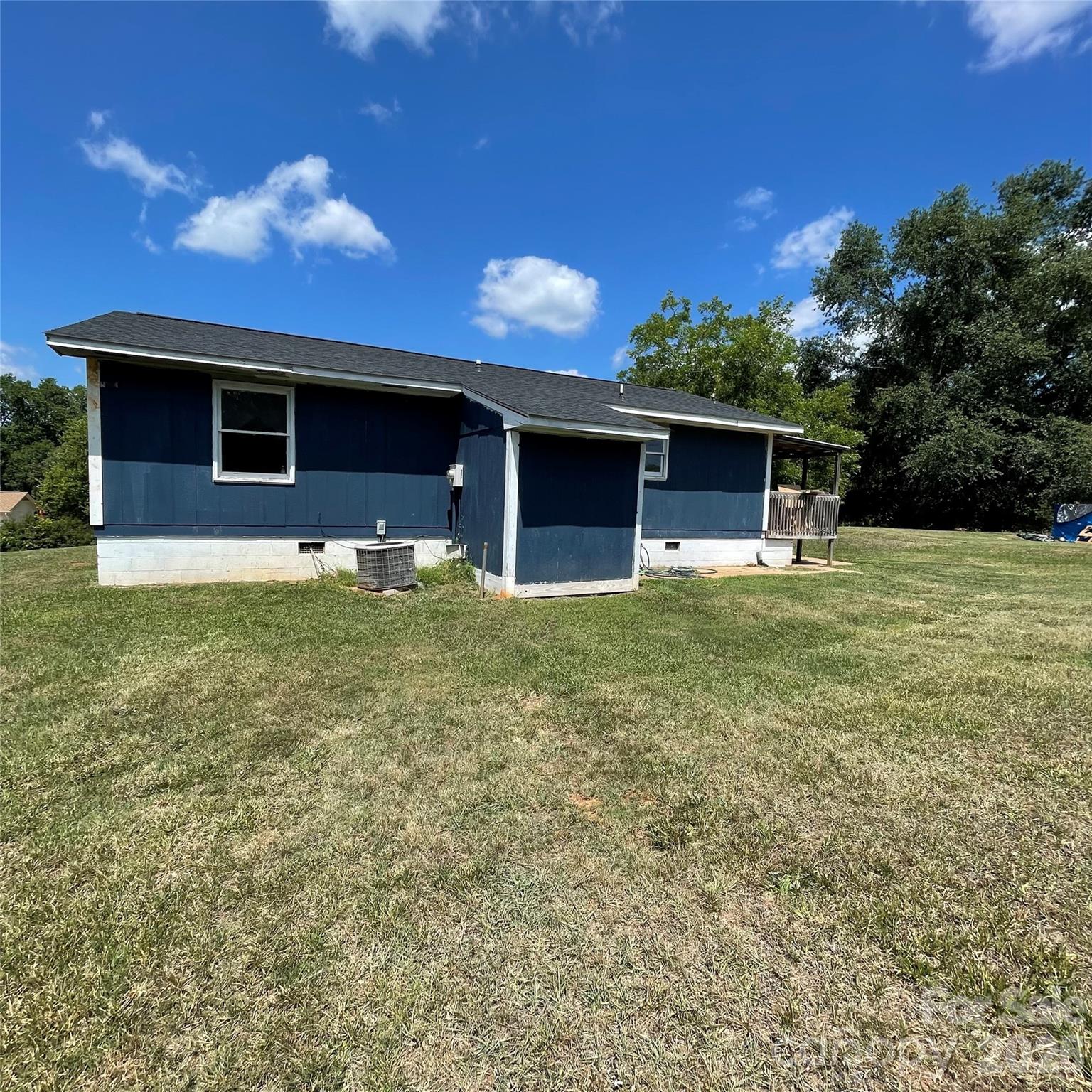 248 Woodside Drive Property Photo 3