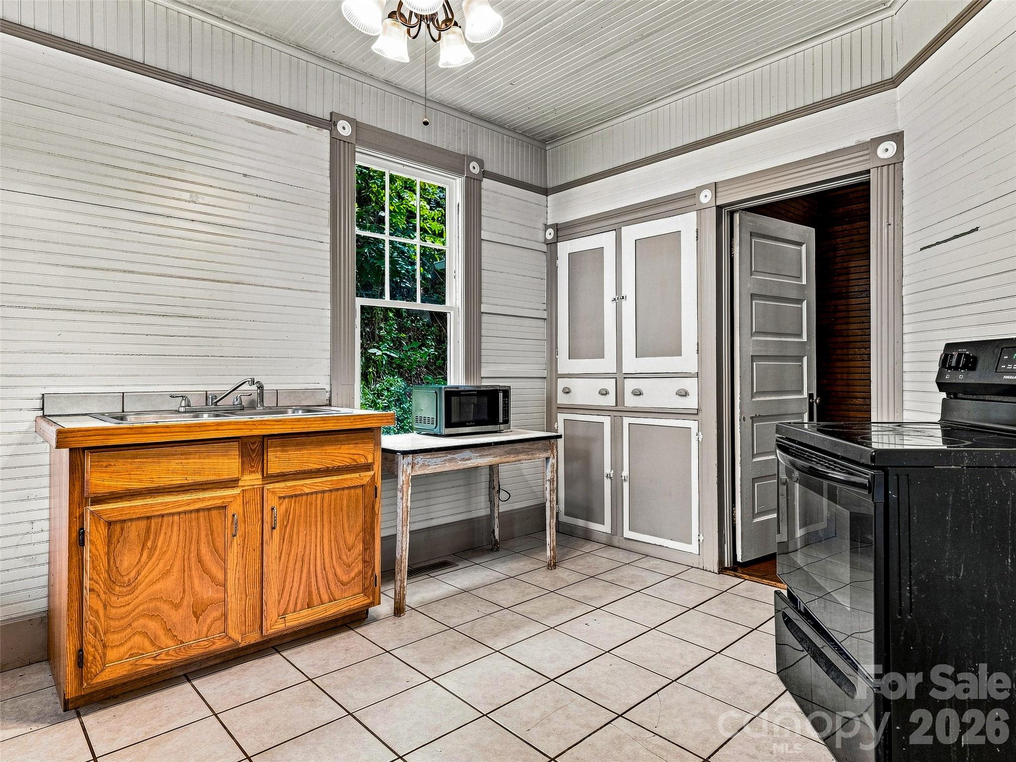 5 Clarks Cove Road Property Photo 15