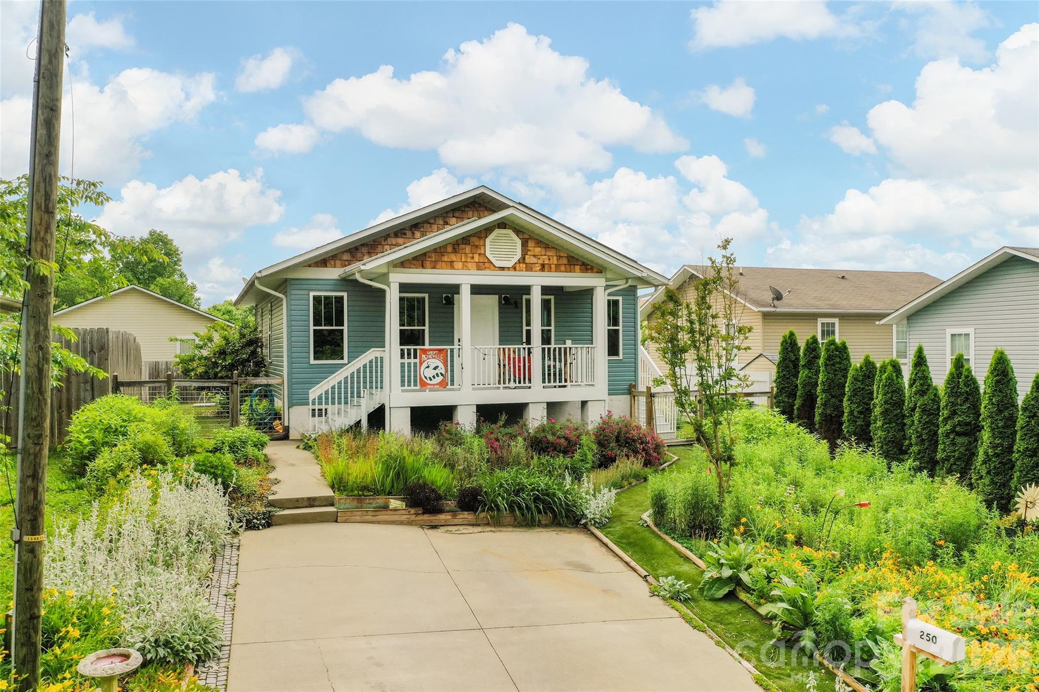 250 Virginia Avenue Property Photo 1