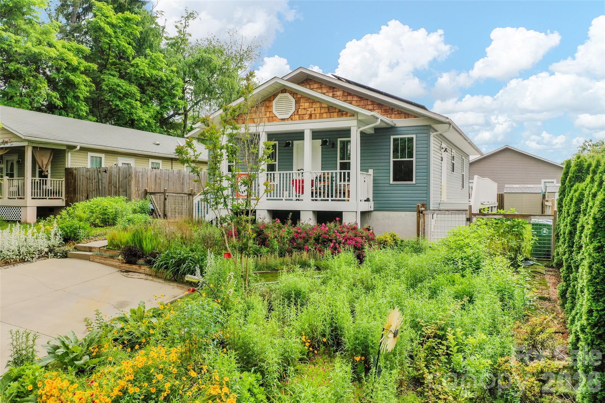 250 Virginia Avenue Property Photo 3