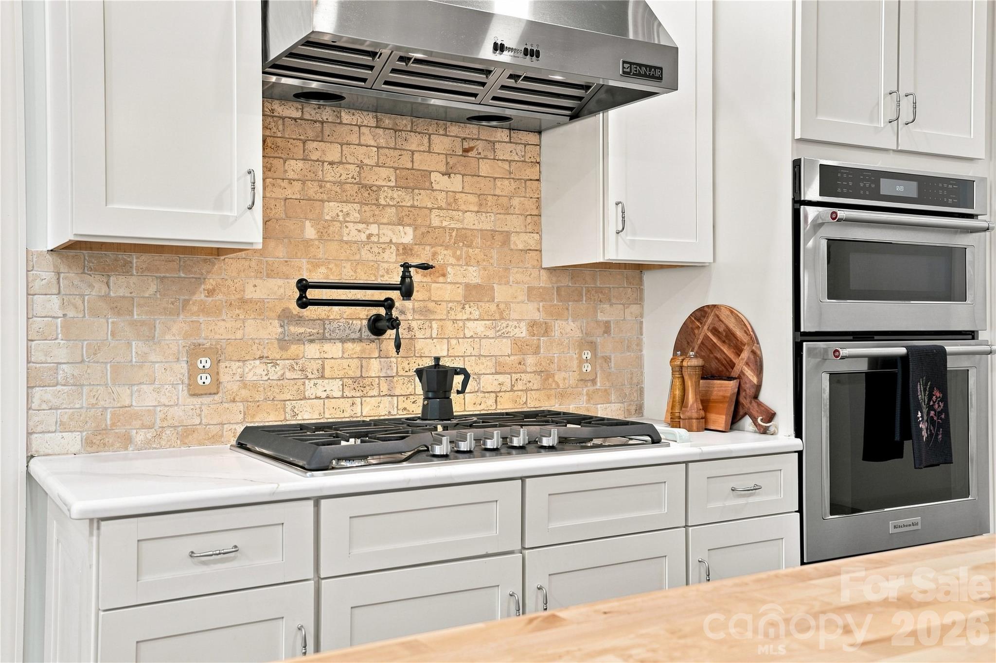 7768 Burning Ridge Drive Property Photo 8