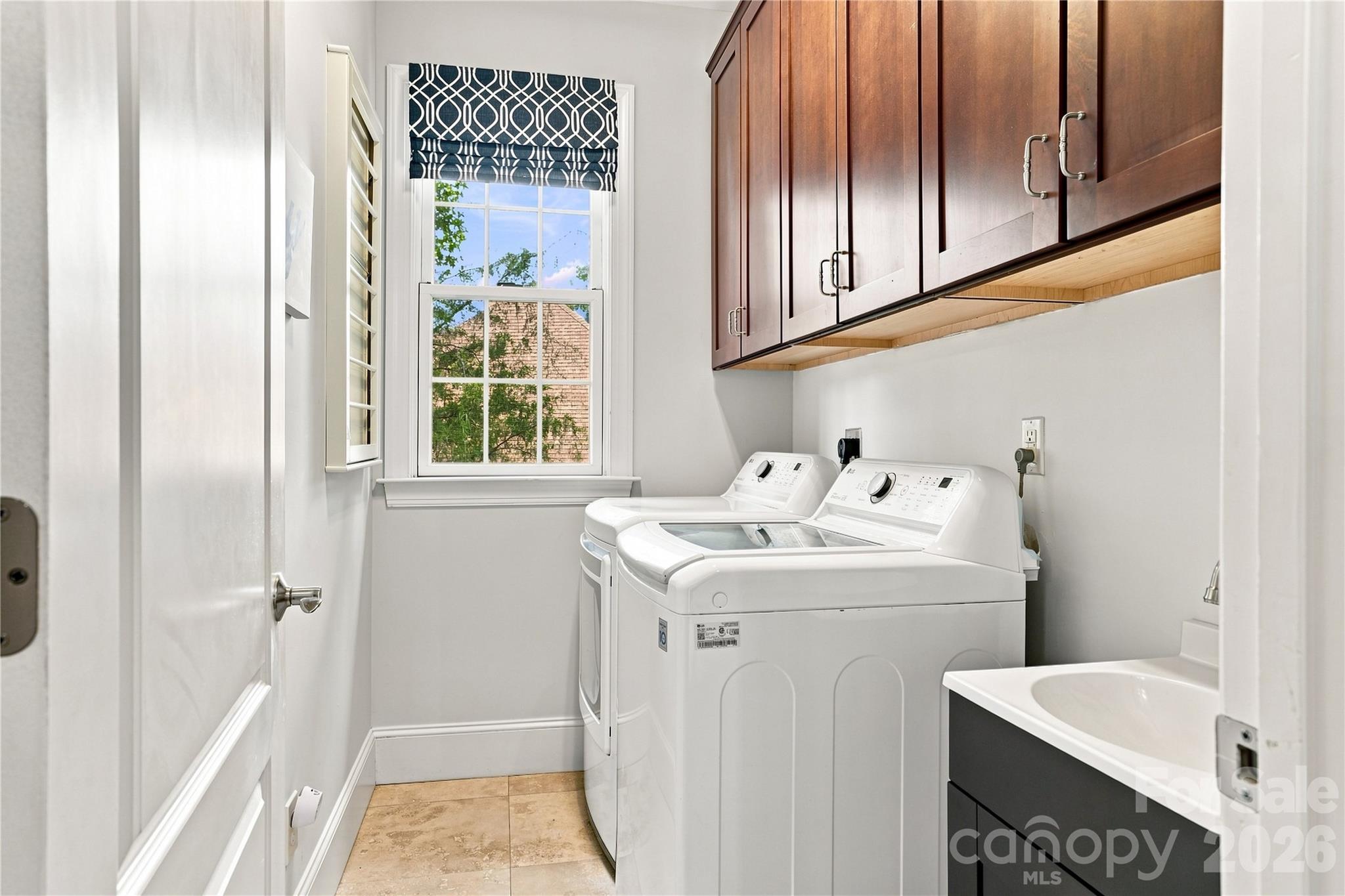 7768 Burning Ridge Drive Property Photo 23