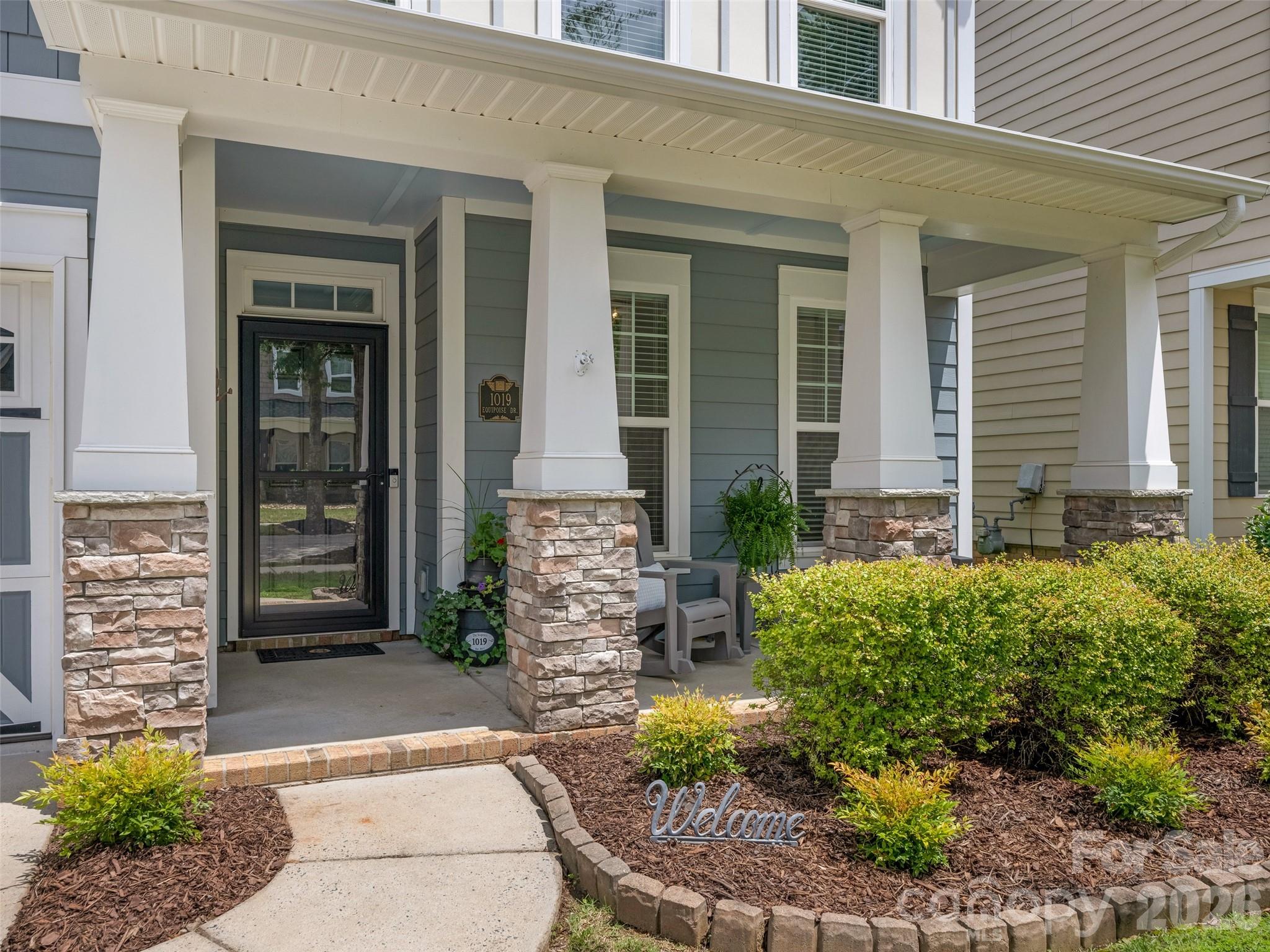 1019 Equipoise Drive Property Photo 2