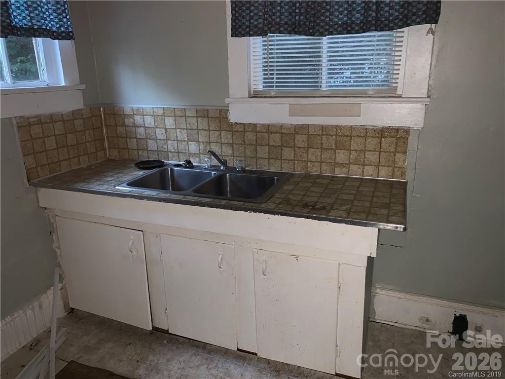 917 Logan Street Property Photo 10