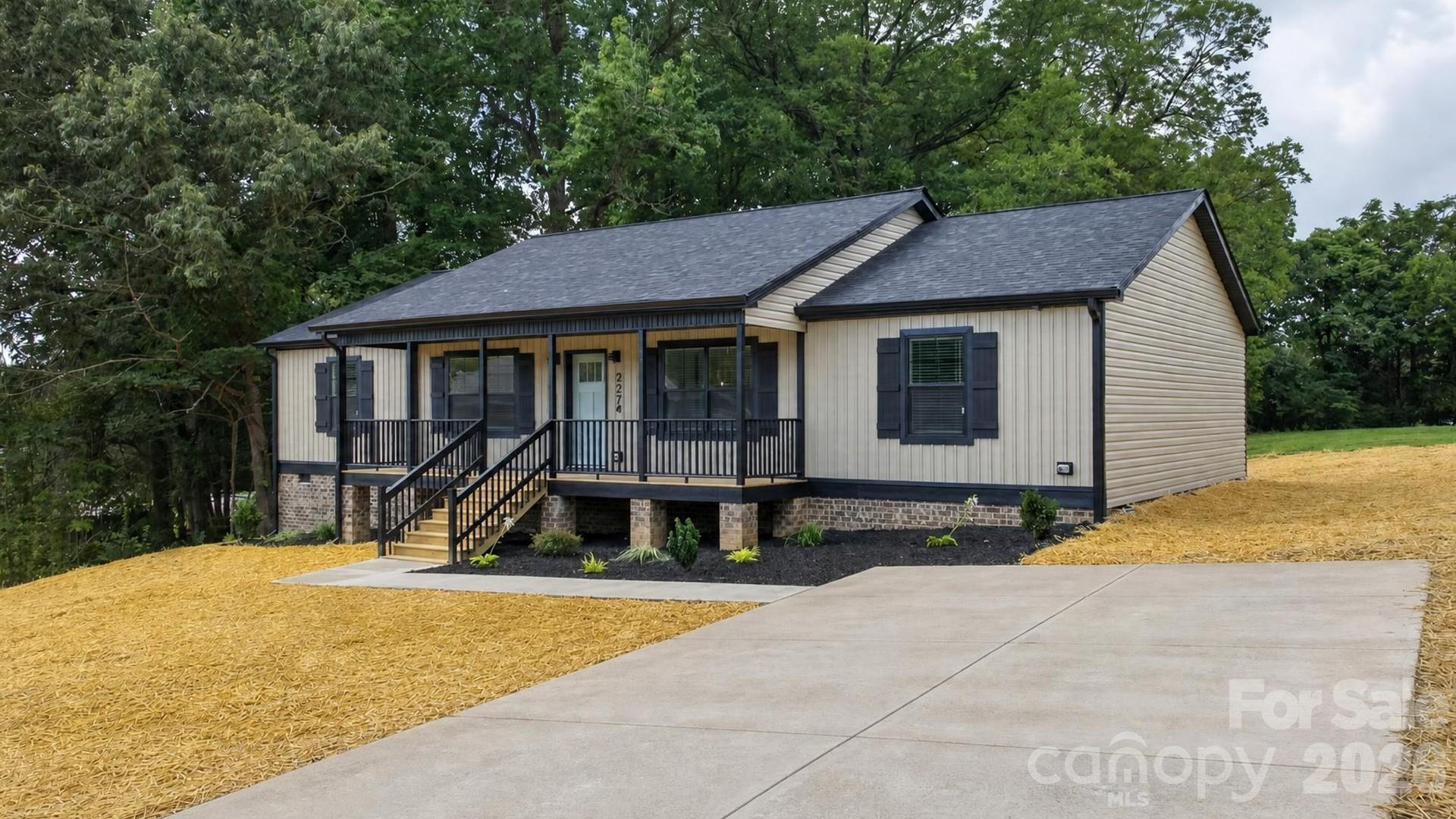 2274 Darwick Road Property Photo 2
